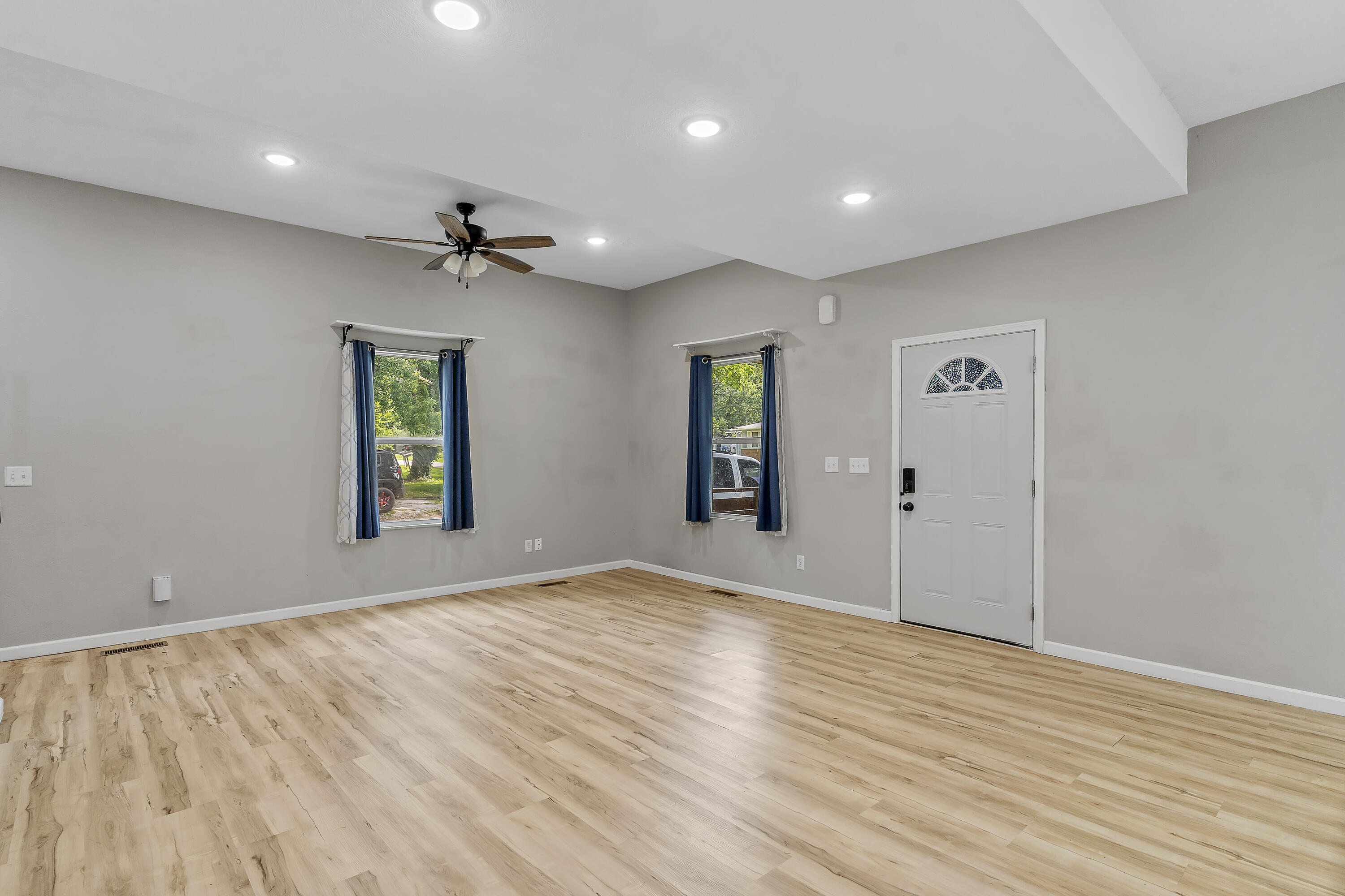 1825 North Burton Avenue Property Photo 8