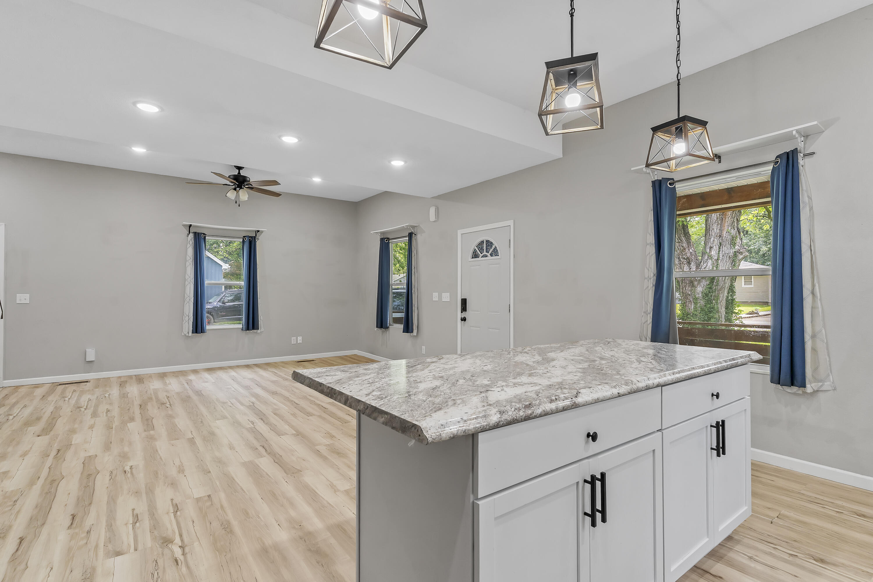 1825 North Burton Avenue Property Photo 16