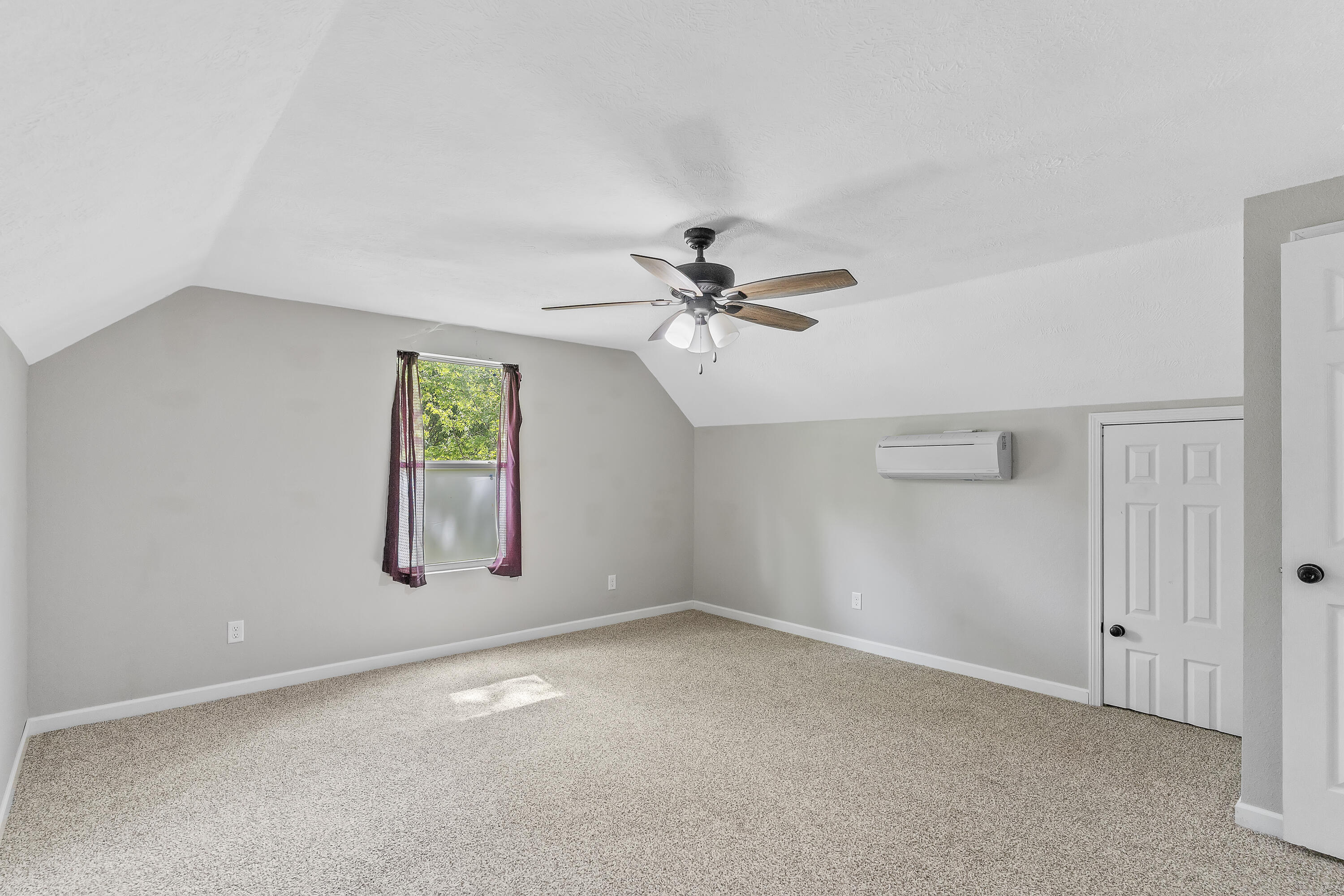 1825 North Burton Avenue Property Photo 25