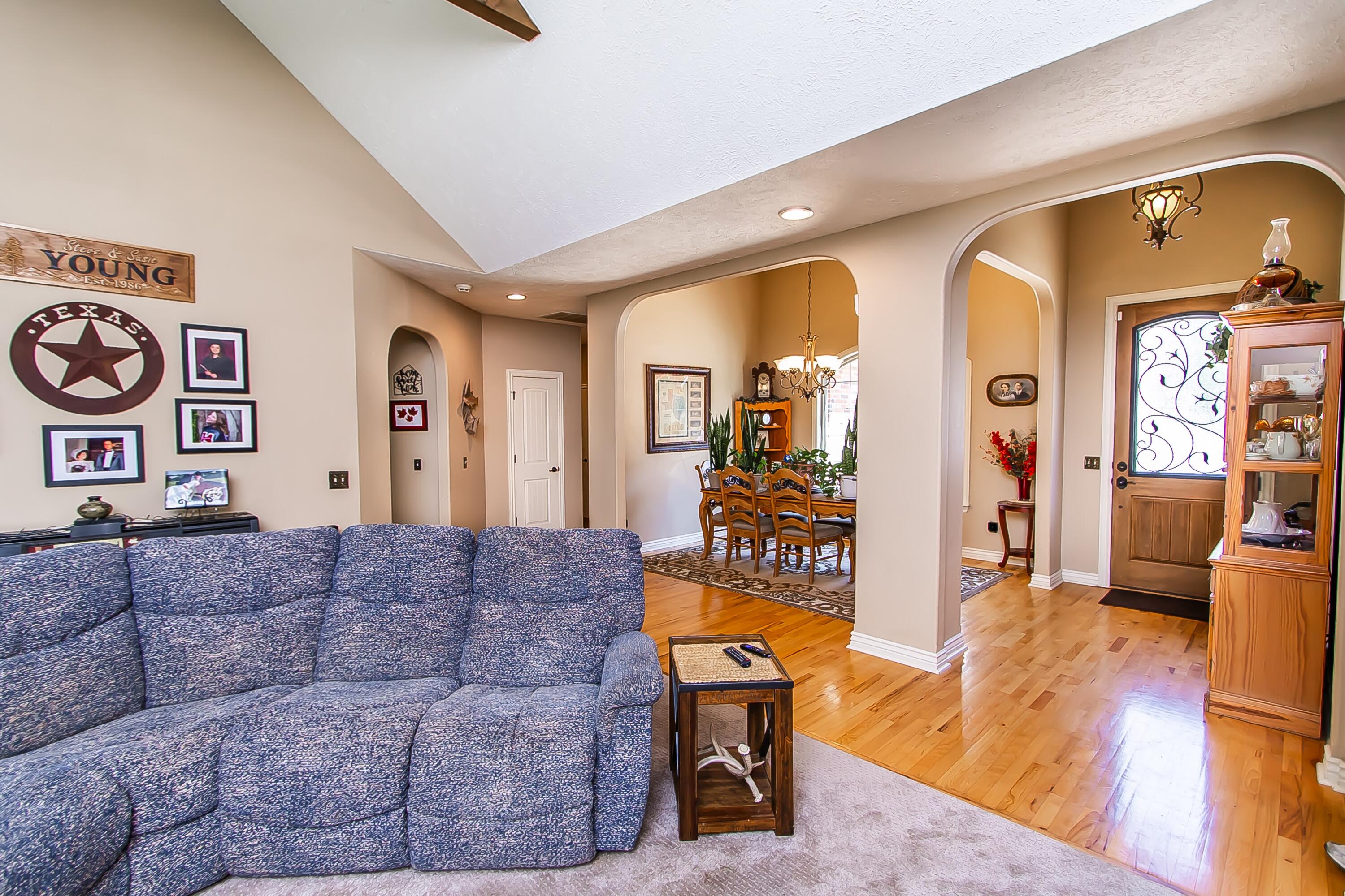 320 Ridgecrest Drive Property Photo 11