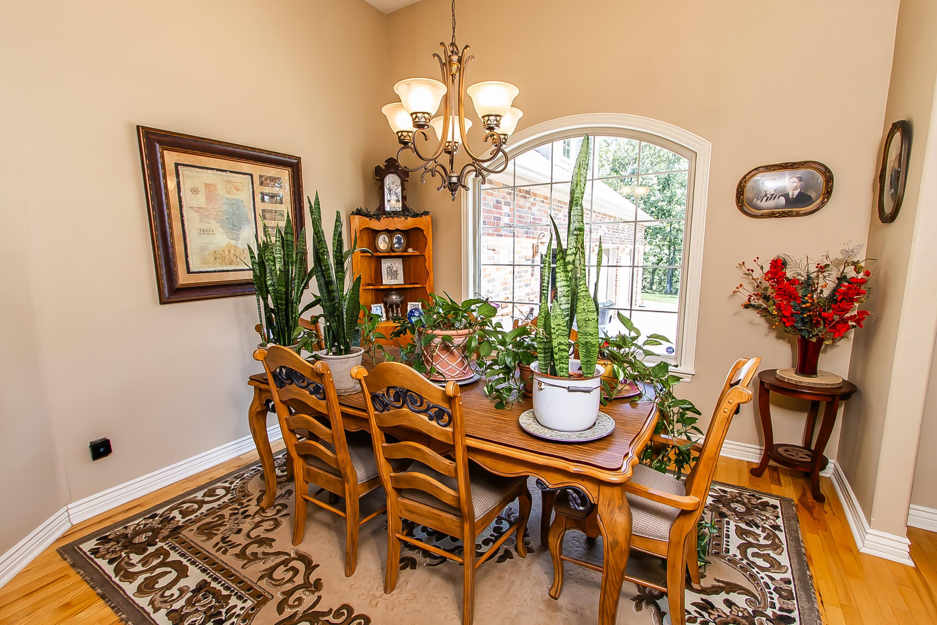 320 Ridgecrest Drive Property Photo 14