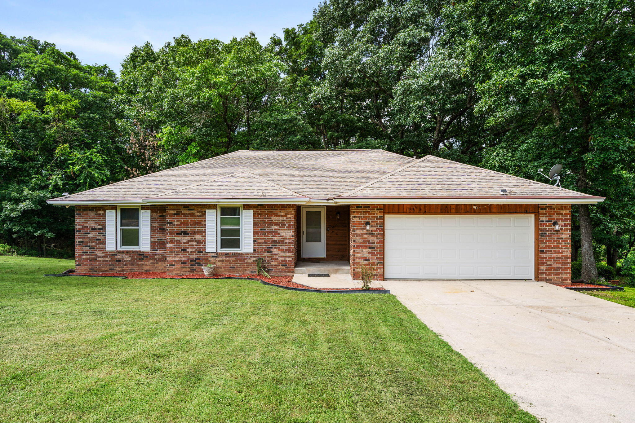 8 Northwoods Drive Property Photo 1
