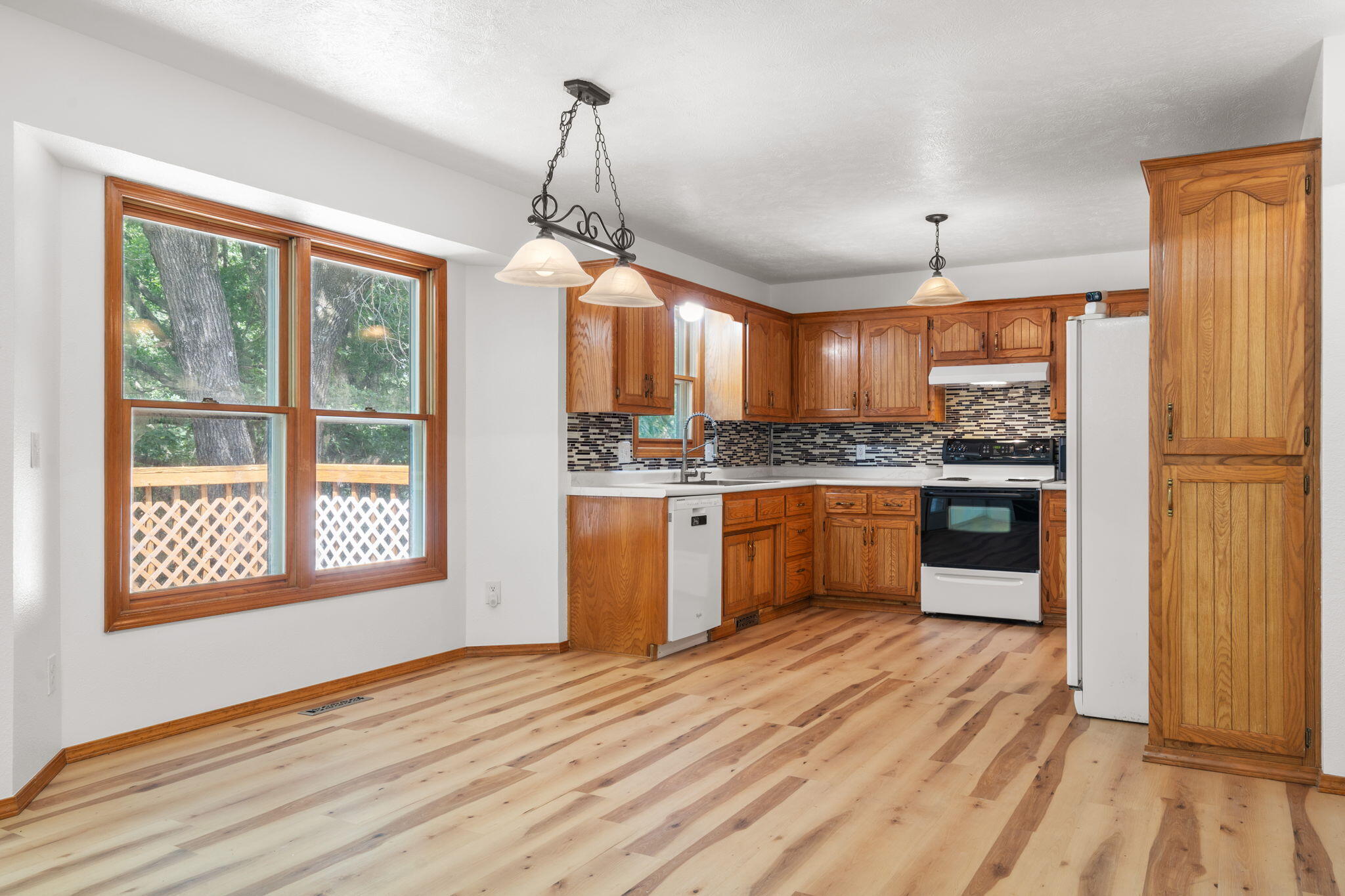 8 Northwoods Drive Property Photo 9