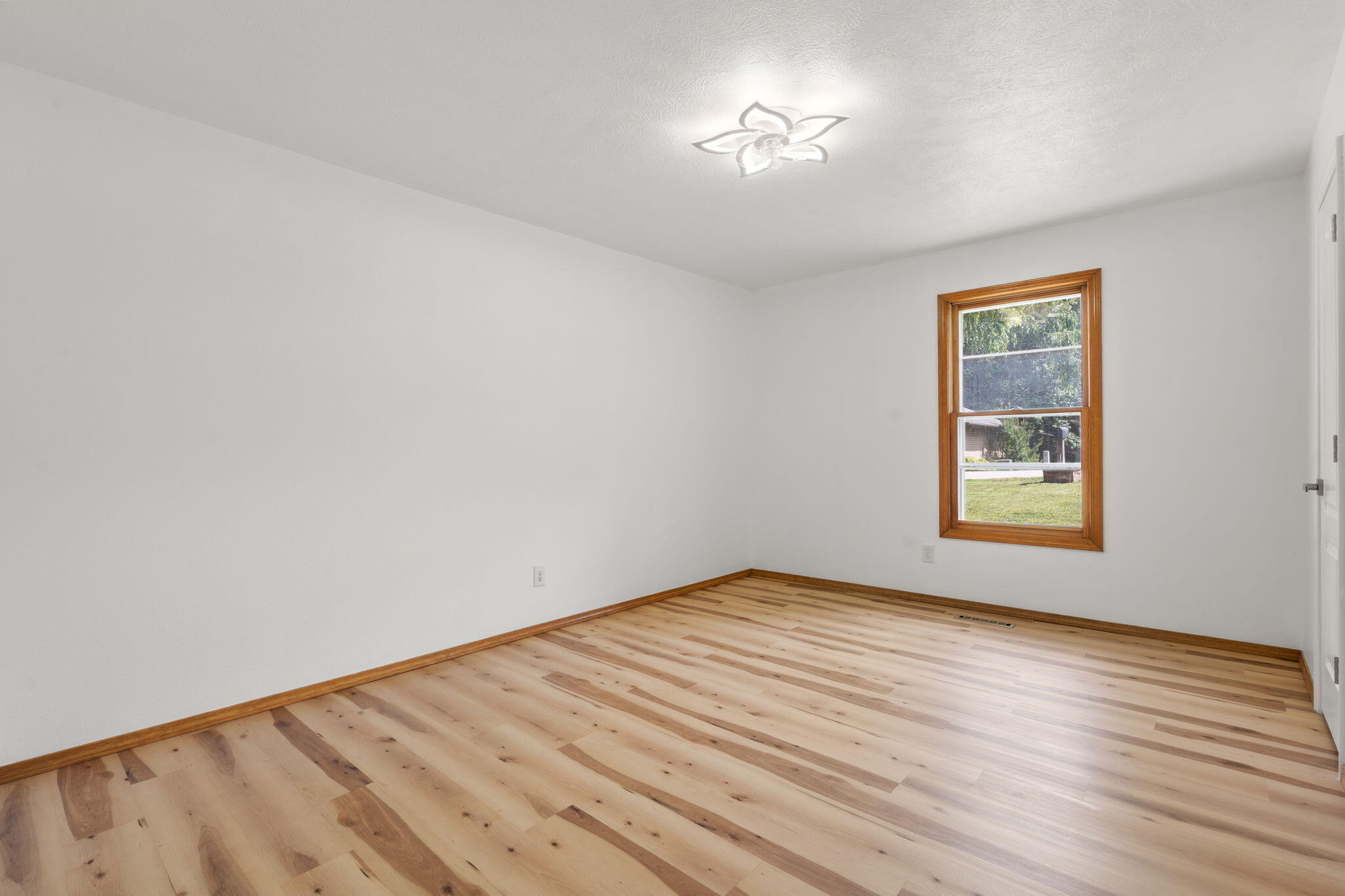 8 Northwoods Drive Property Photo 21