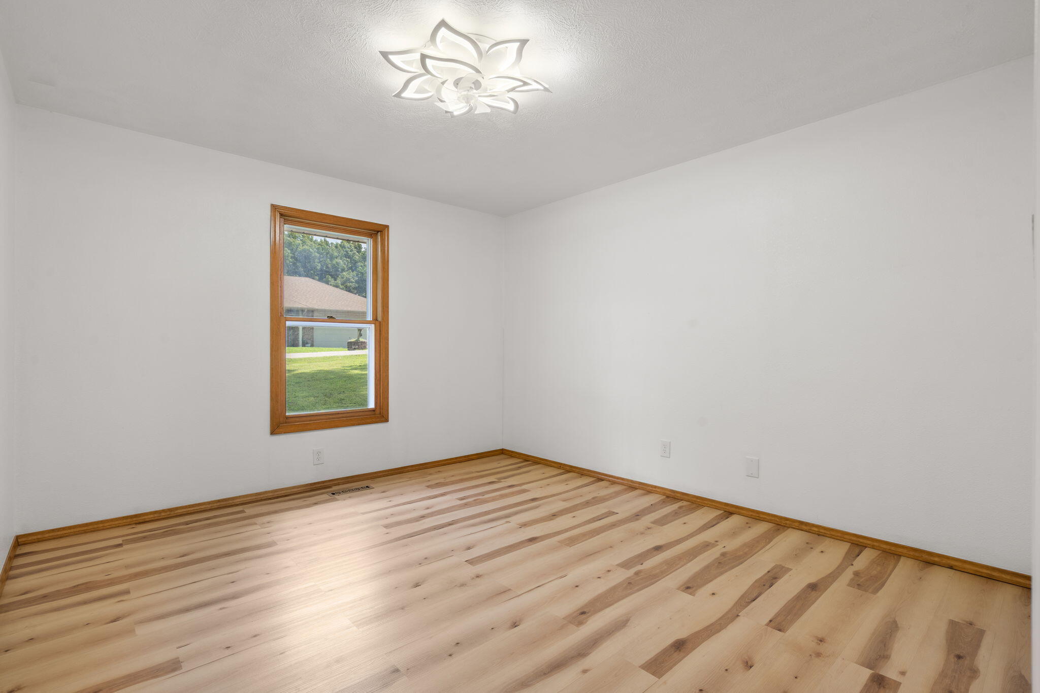 8 Northwoods Drive Property Photo 23