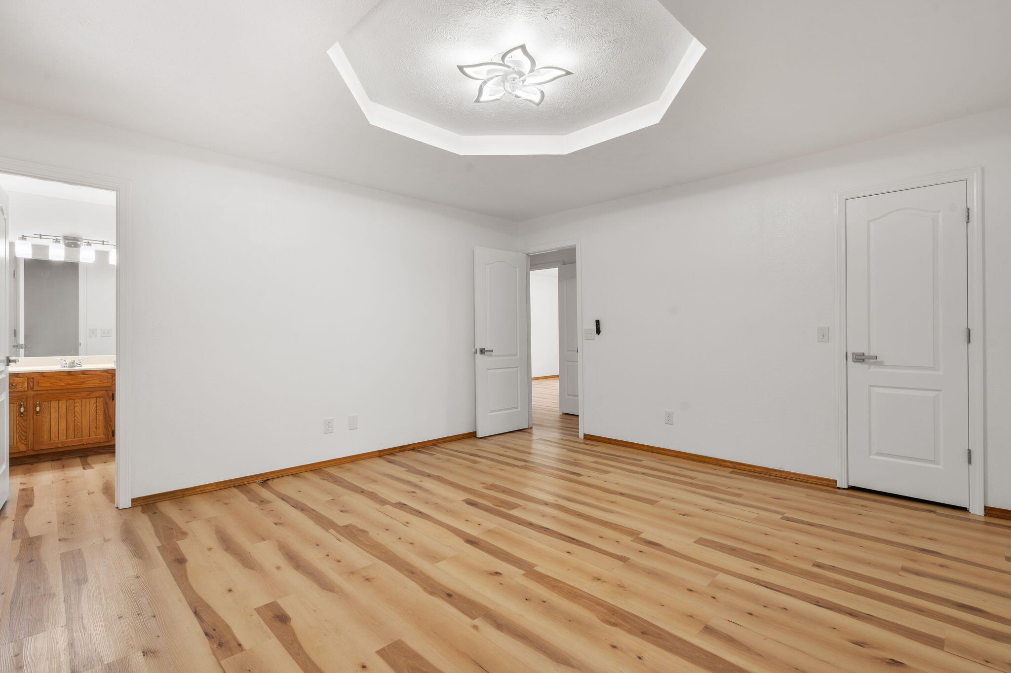 8 Northwoods Drive Property Photo 27