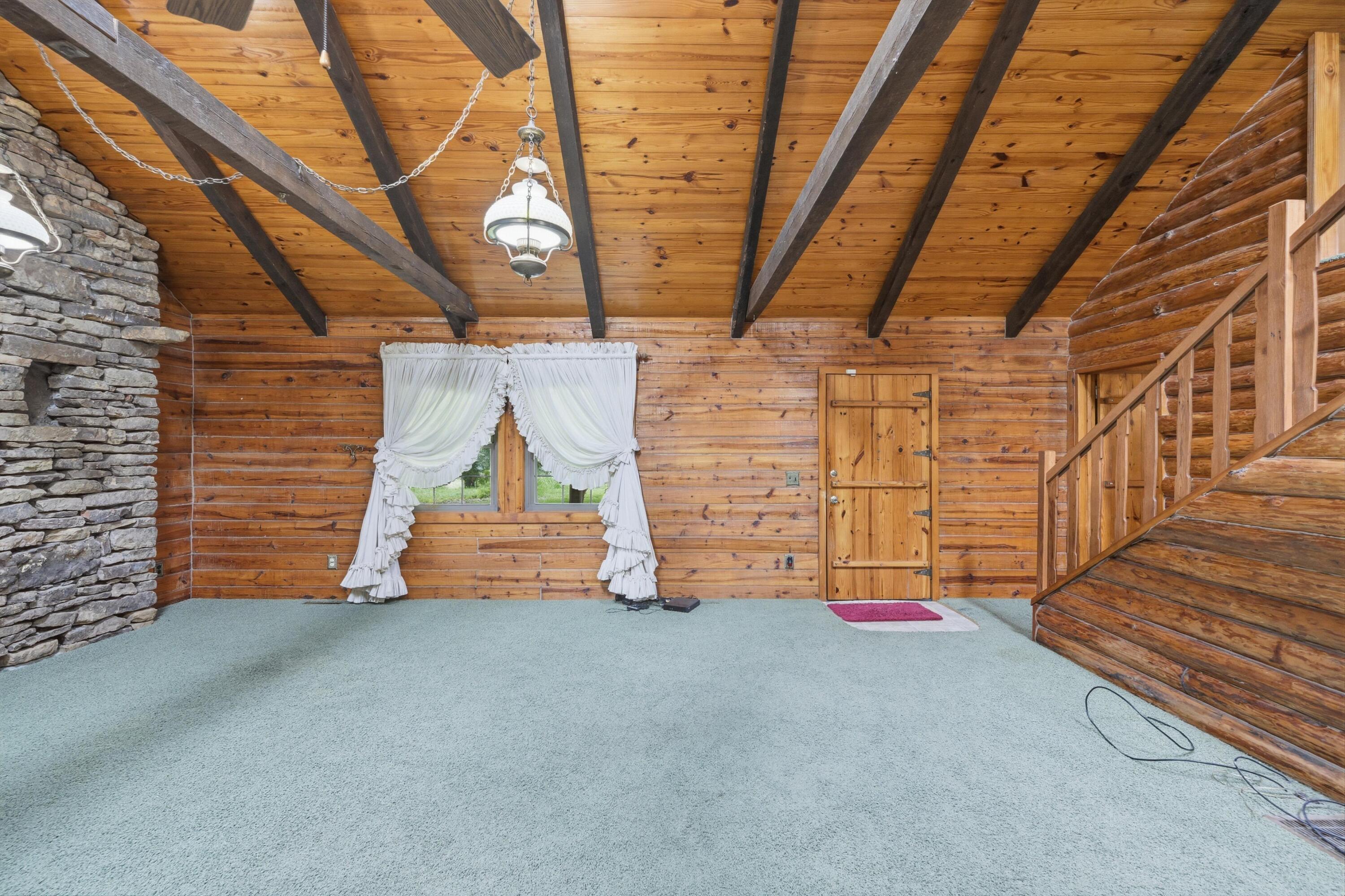 17083 Kentucky Road Property Photo 5