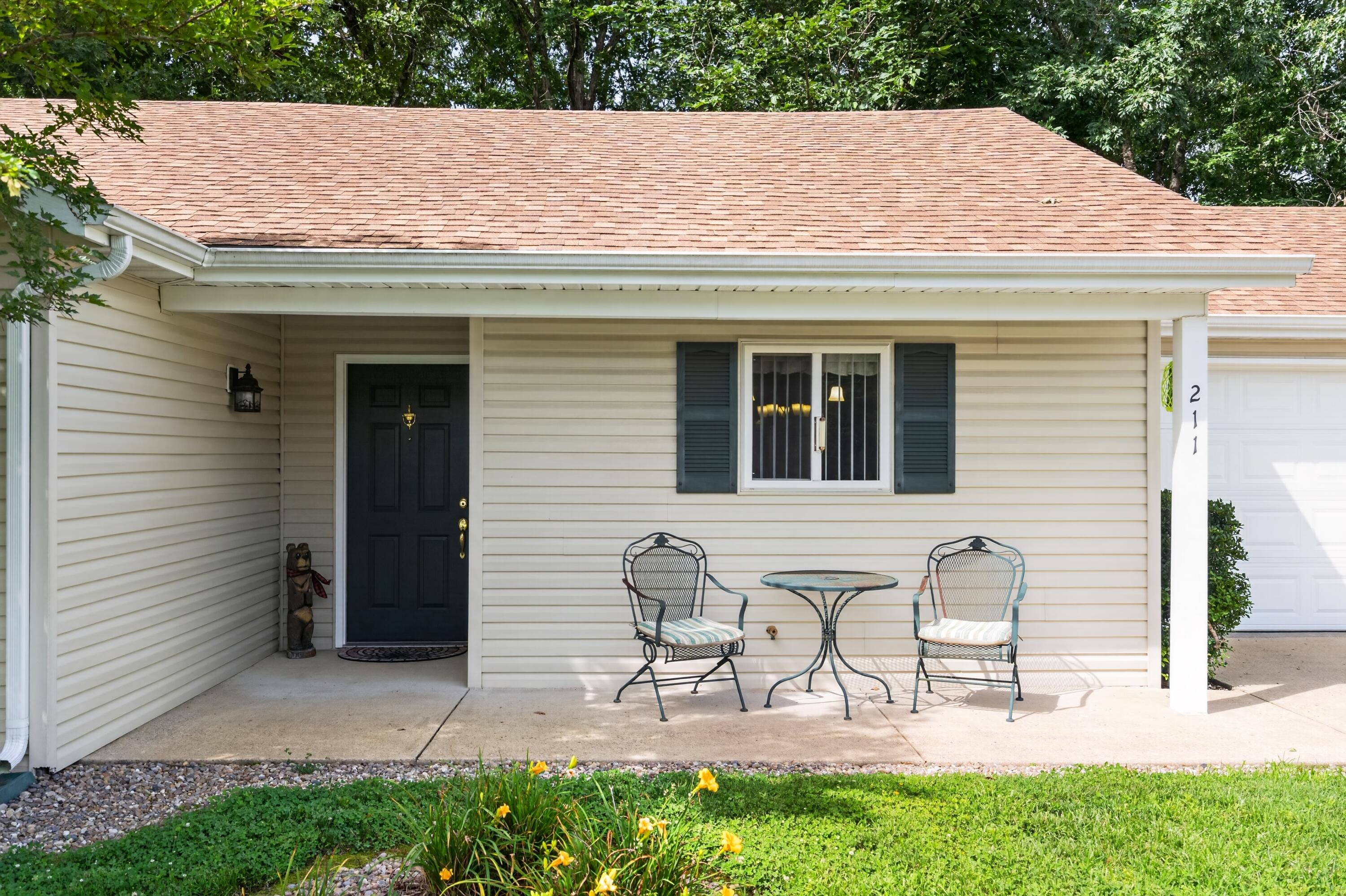 211 North Catamount Boulevard Property Photo 4