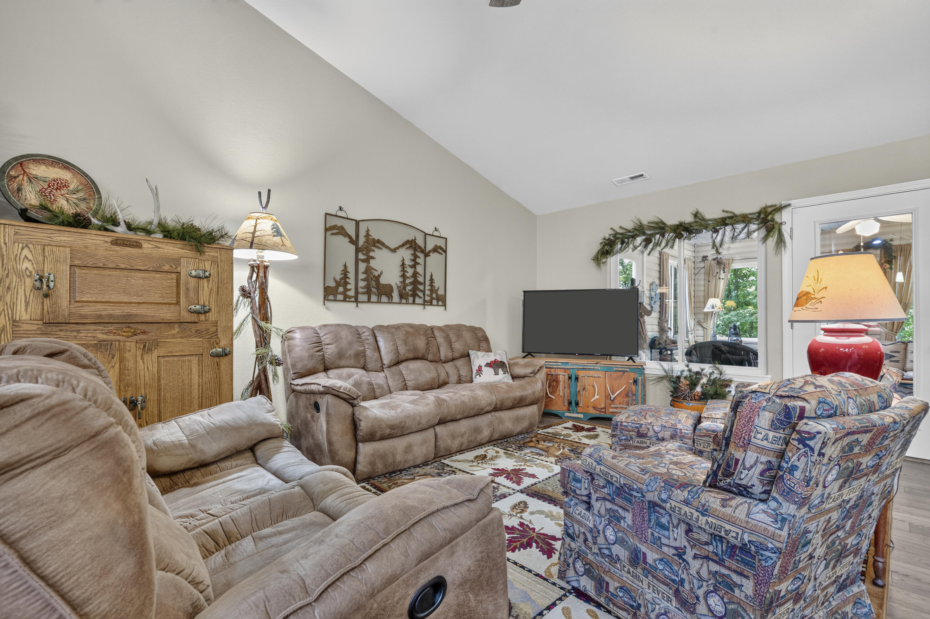 211 North Catamount Boulevard Property Photo 7