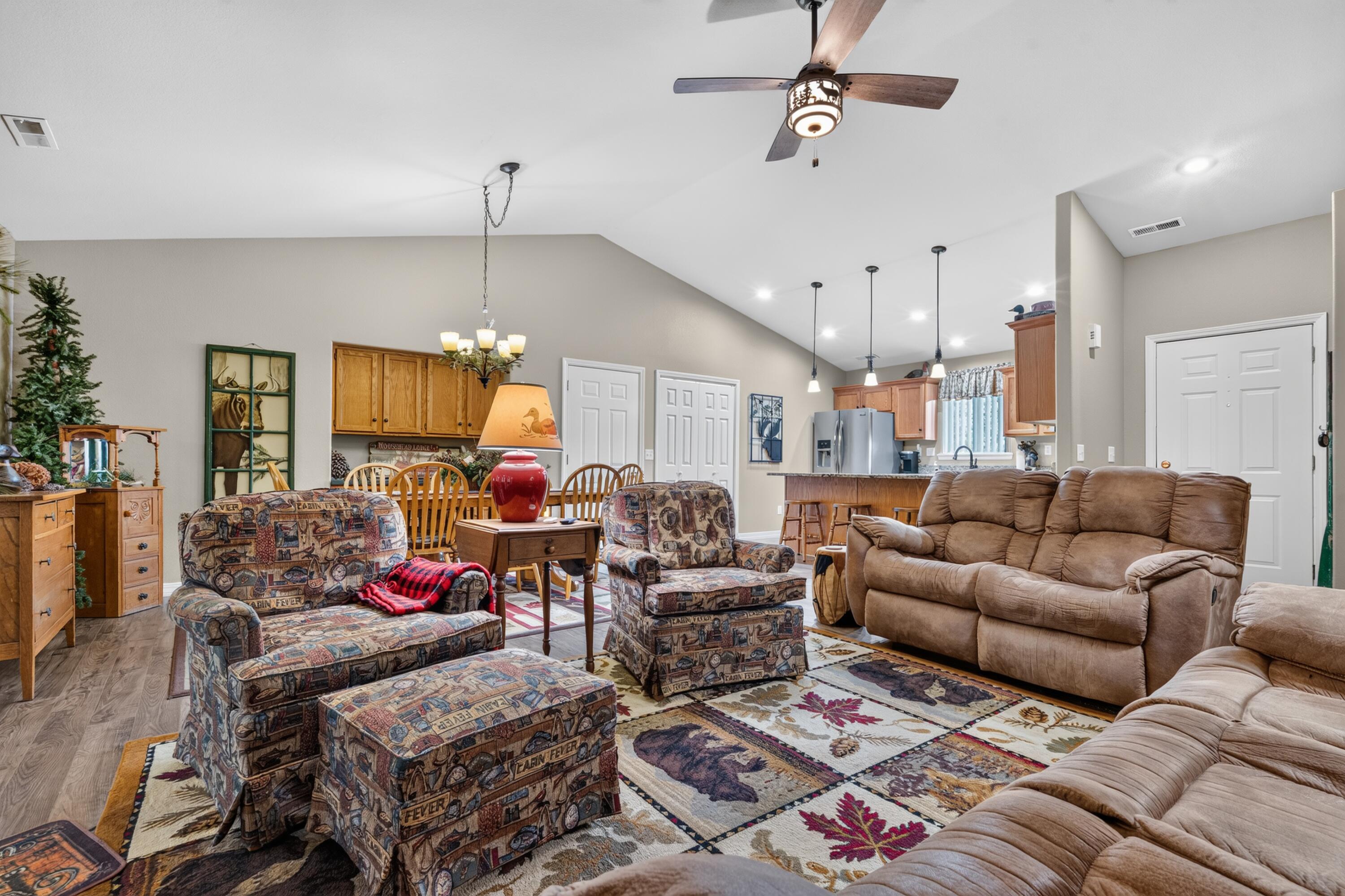 211 North Catamount Boulevard Property Photo 8