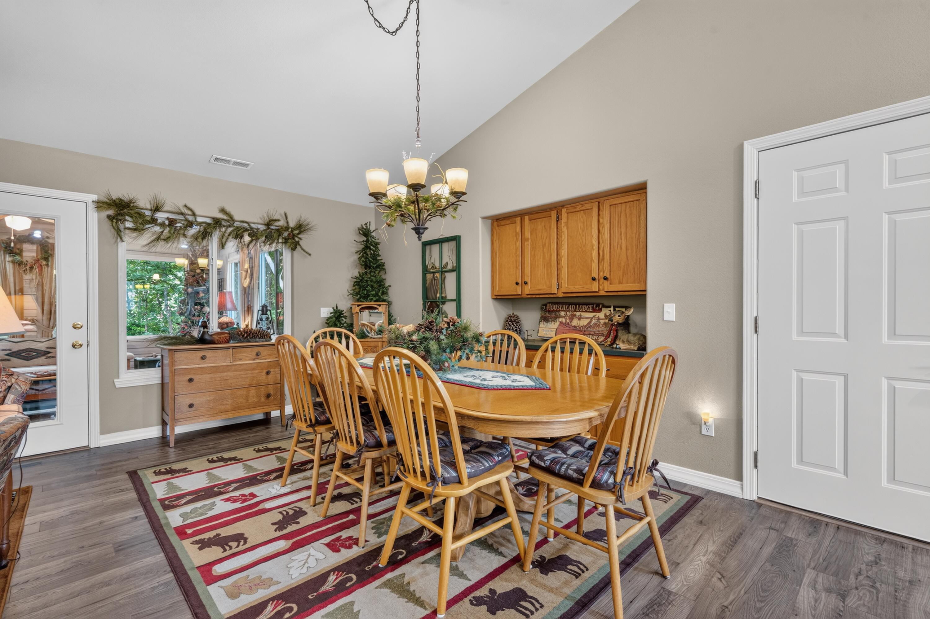 211 North Catamount Boulevard Property Photo 13
