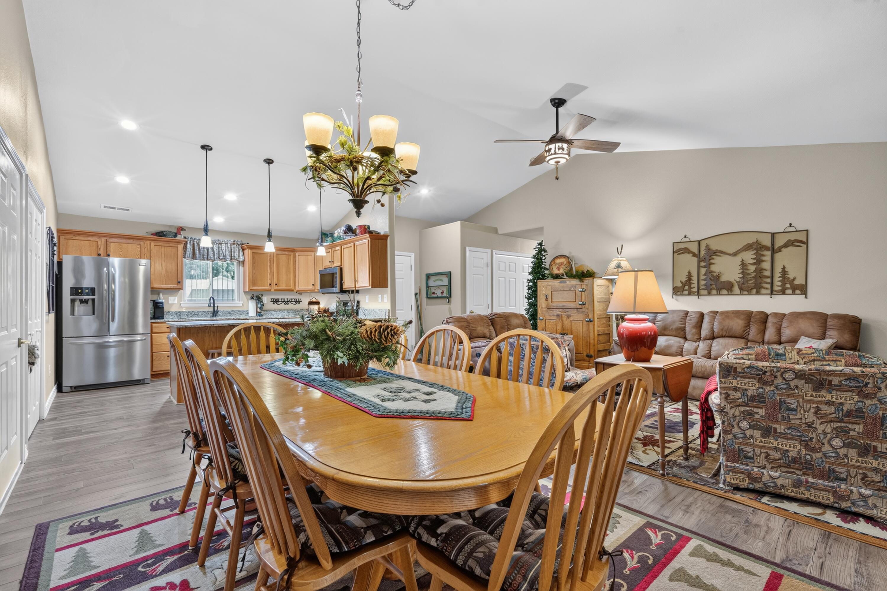 211 North Catamount Boulevard Property Photo 14