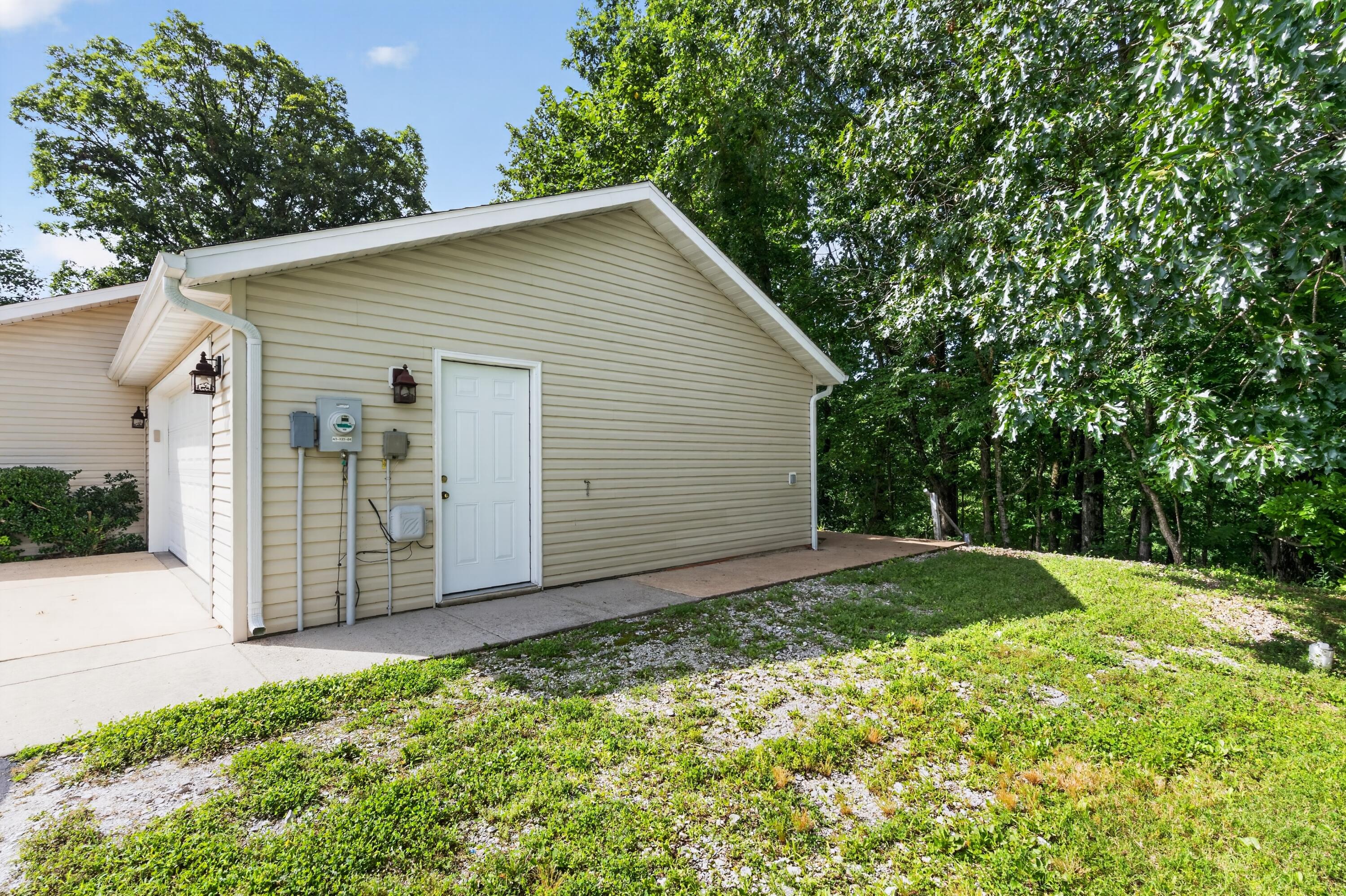 211 North Catamount Boulevard Property Photo 36