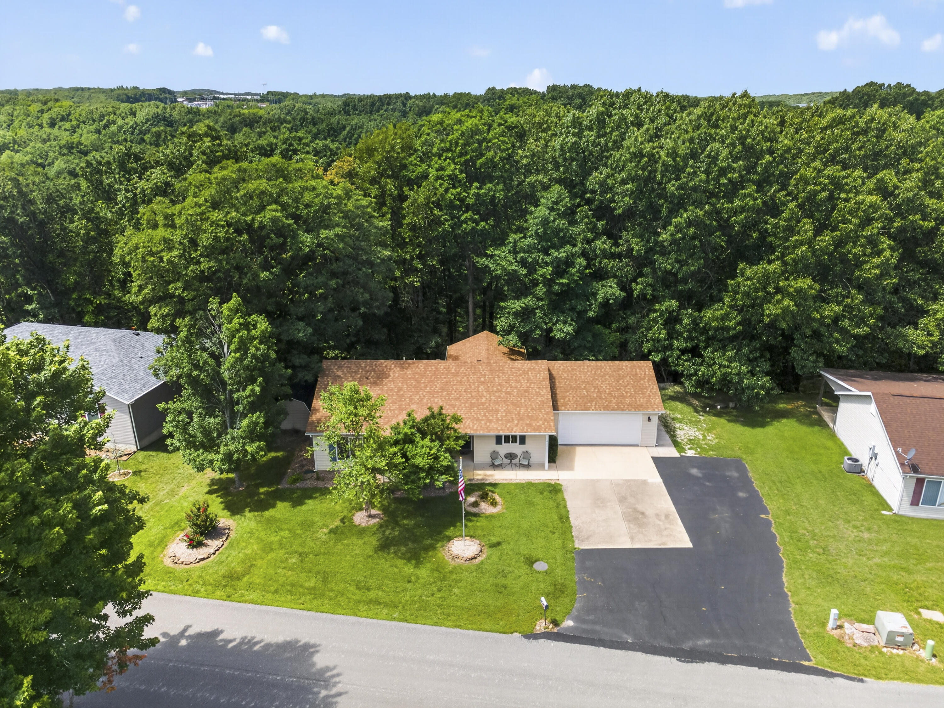 211 North Catamount Boulevard Property Photo 37