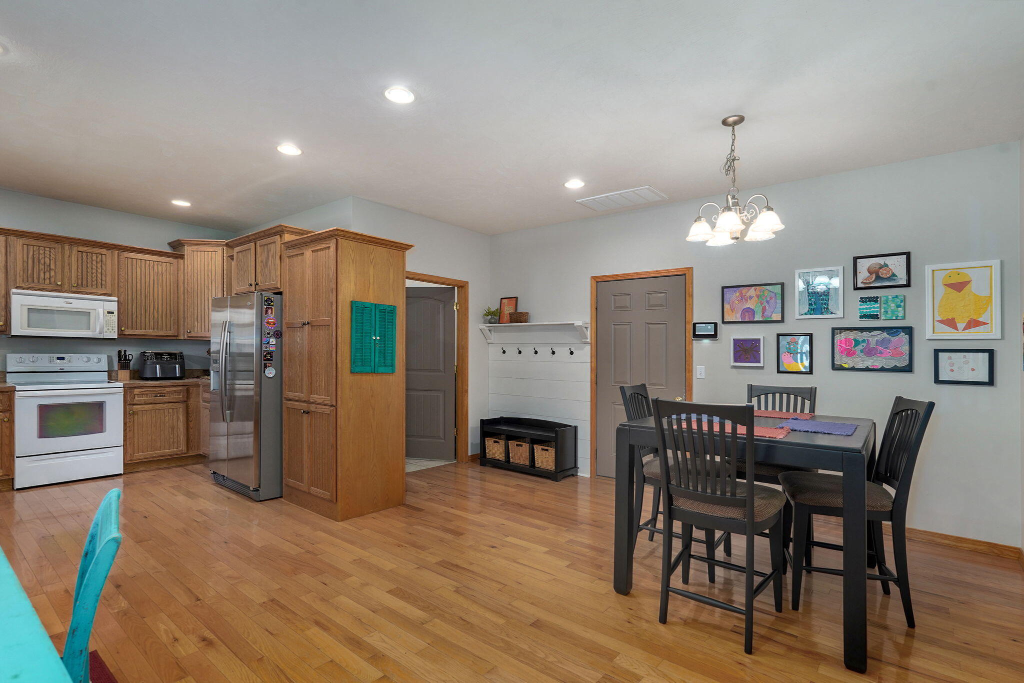 3713 North Croswell Avenue Property Photo 12