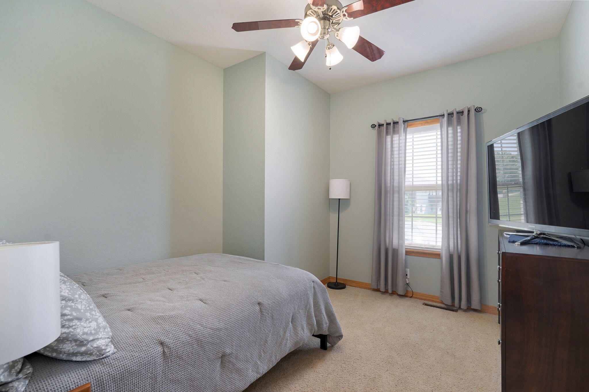 3713 North Croswell Avenue Property Photo 25