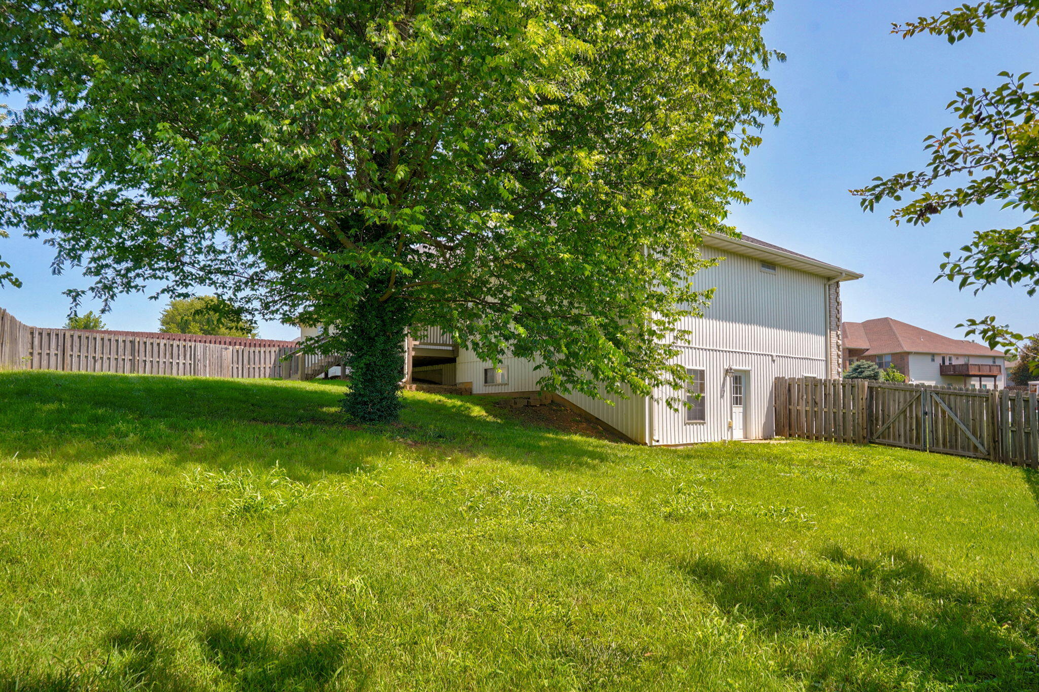 3713 North Croswell Avenue Property Photo 42