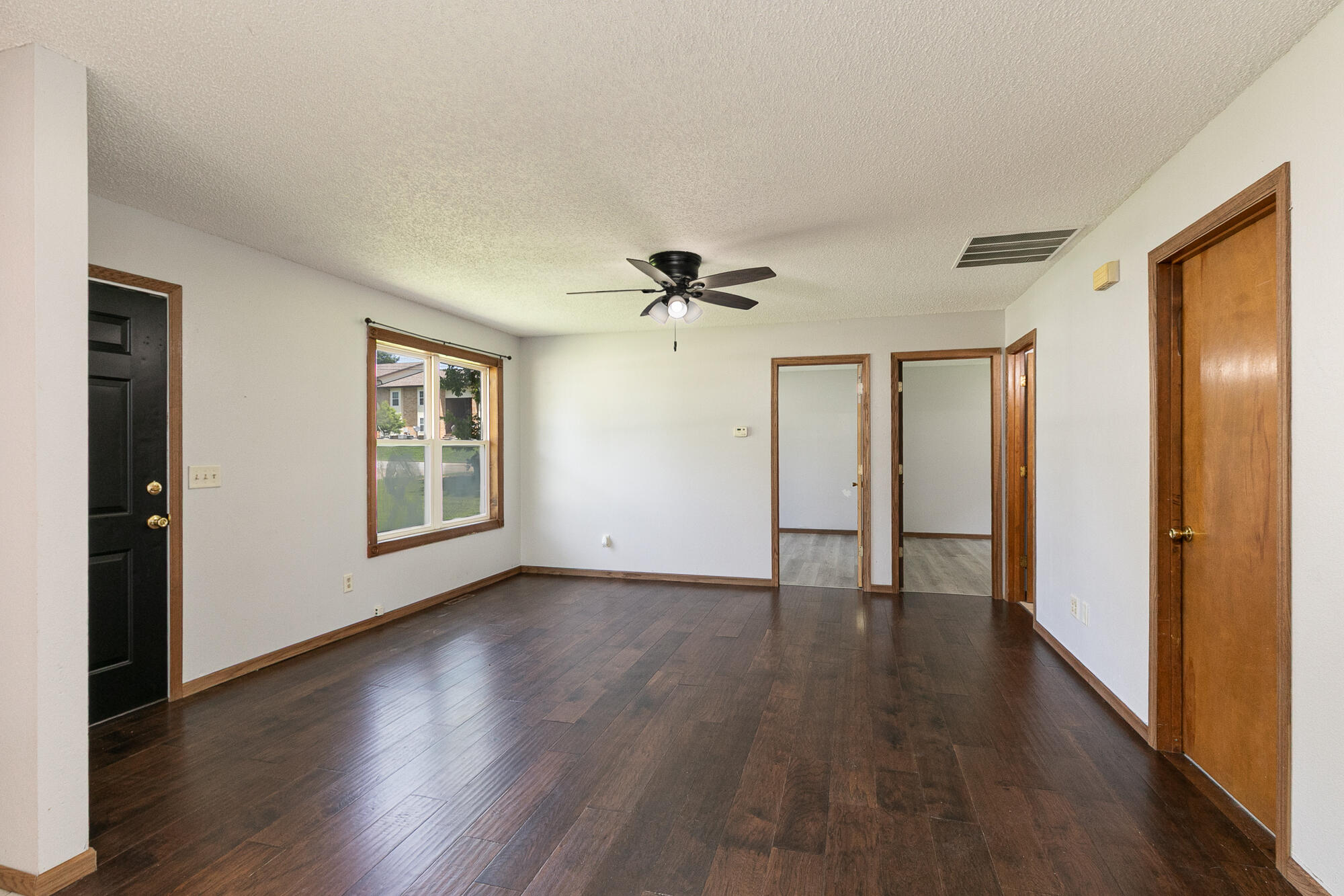 680 North Holt Avenue Property Photo 7