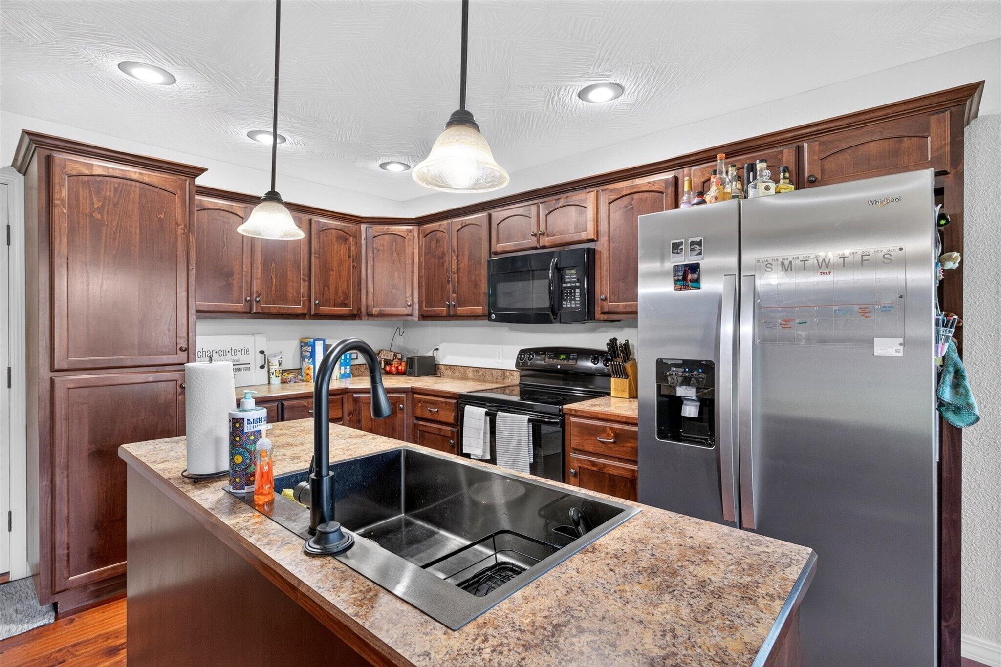 1208 South Jaylin Avenue Property Photo 11