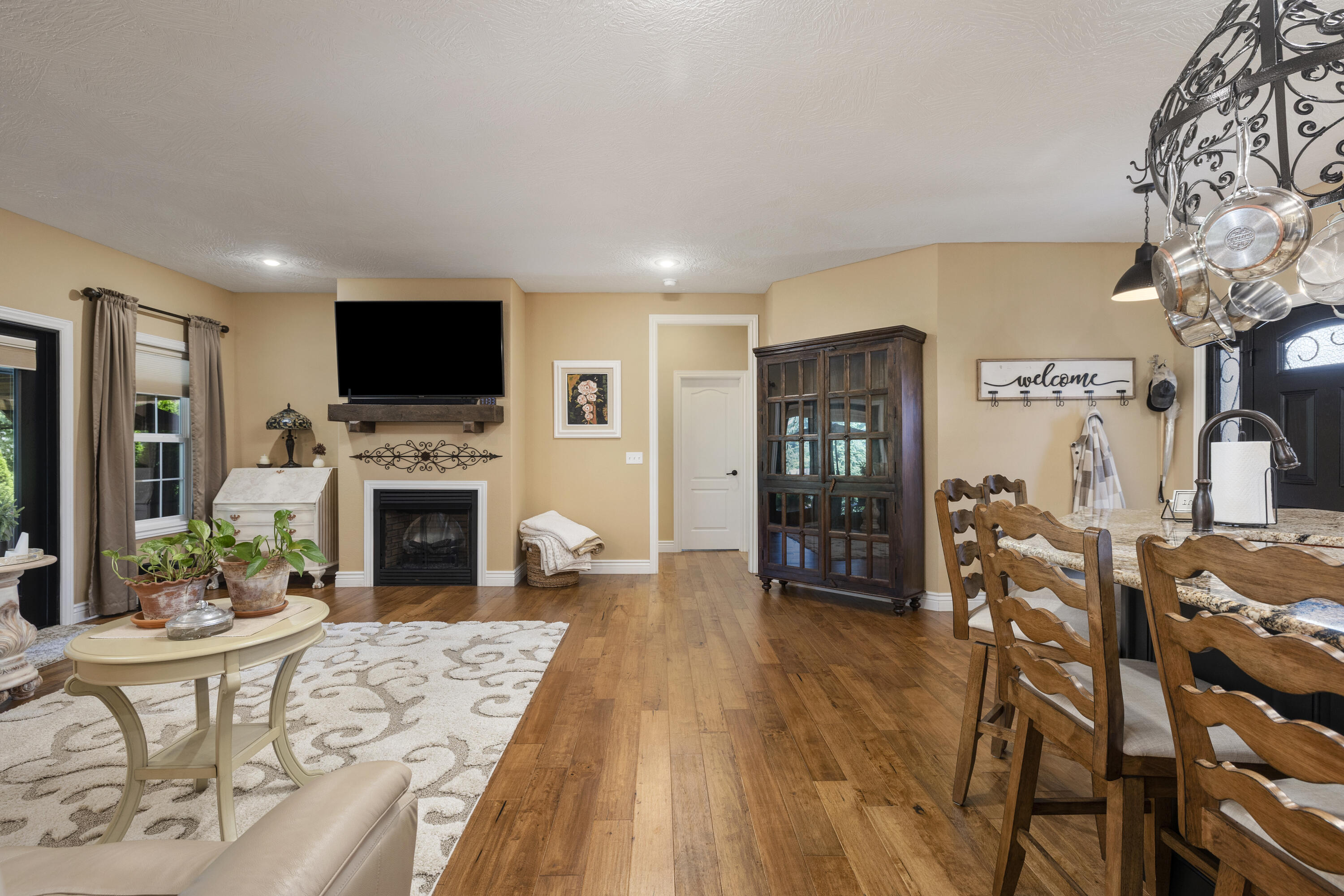 1911 North Pavilion Place Property Photo 12