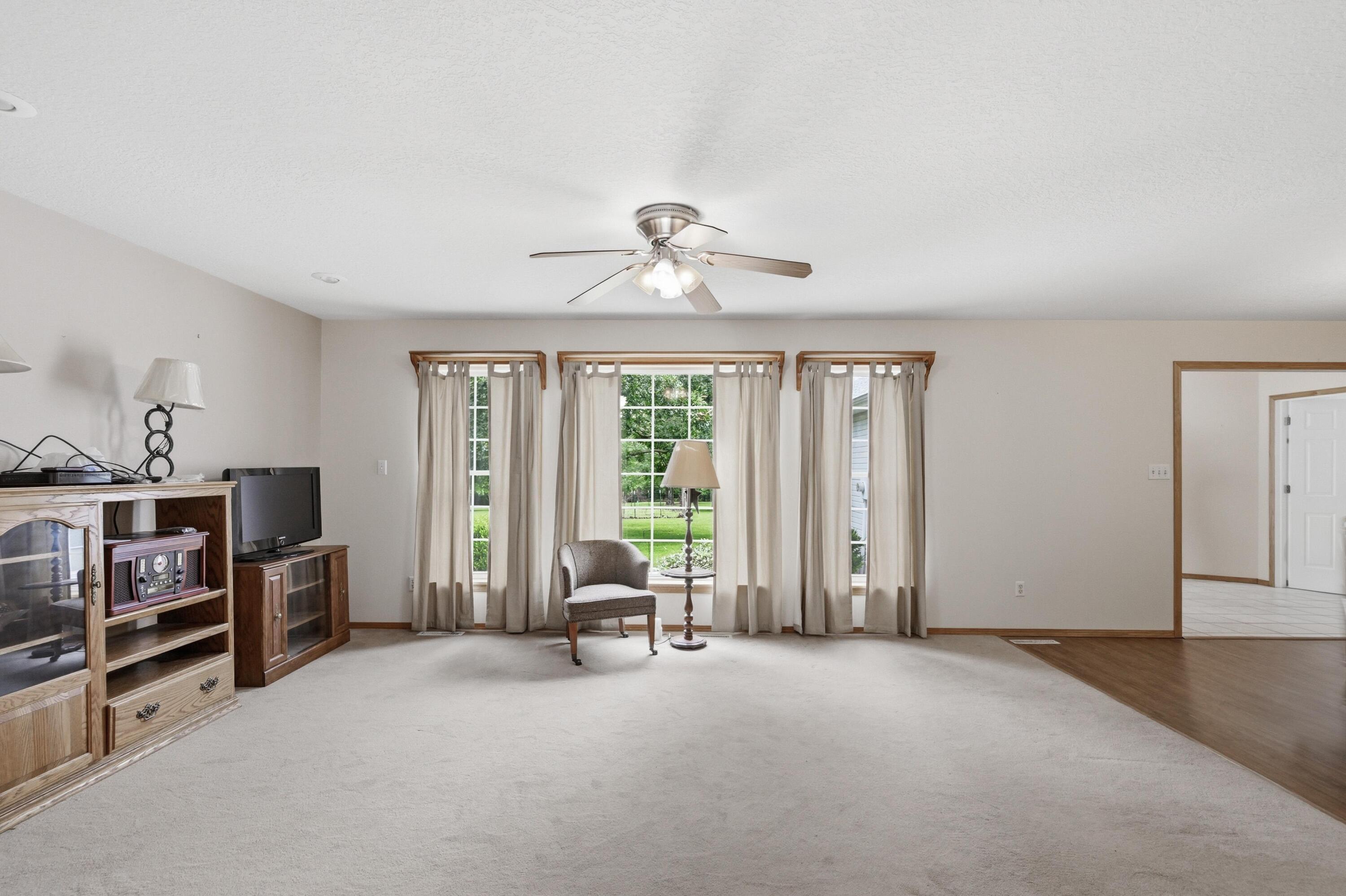 3532 Willow Lane Property Photo 7