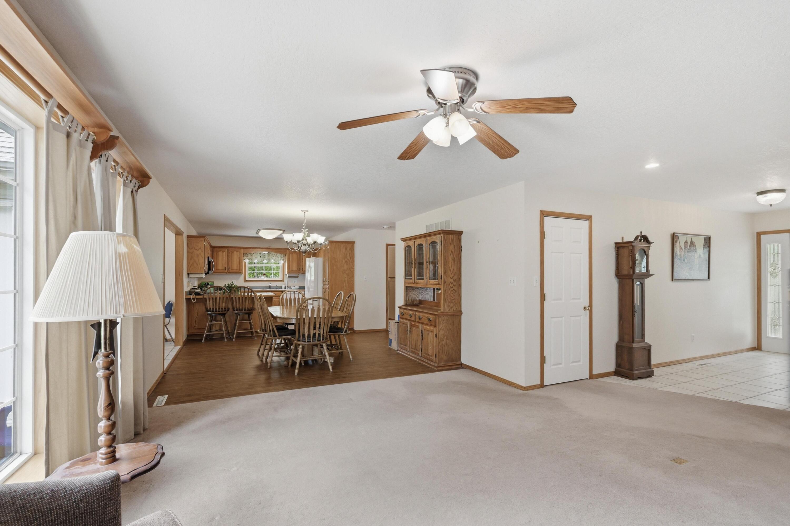 3532 Willow Lane Property Photo 9