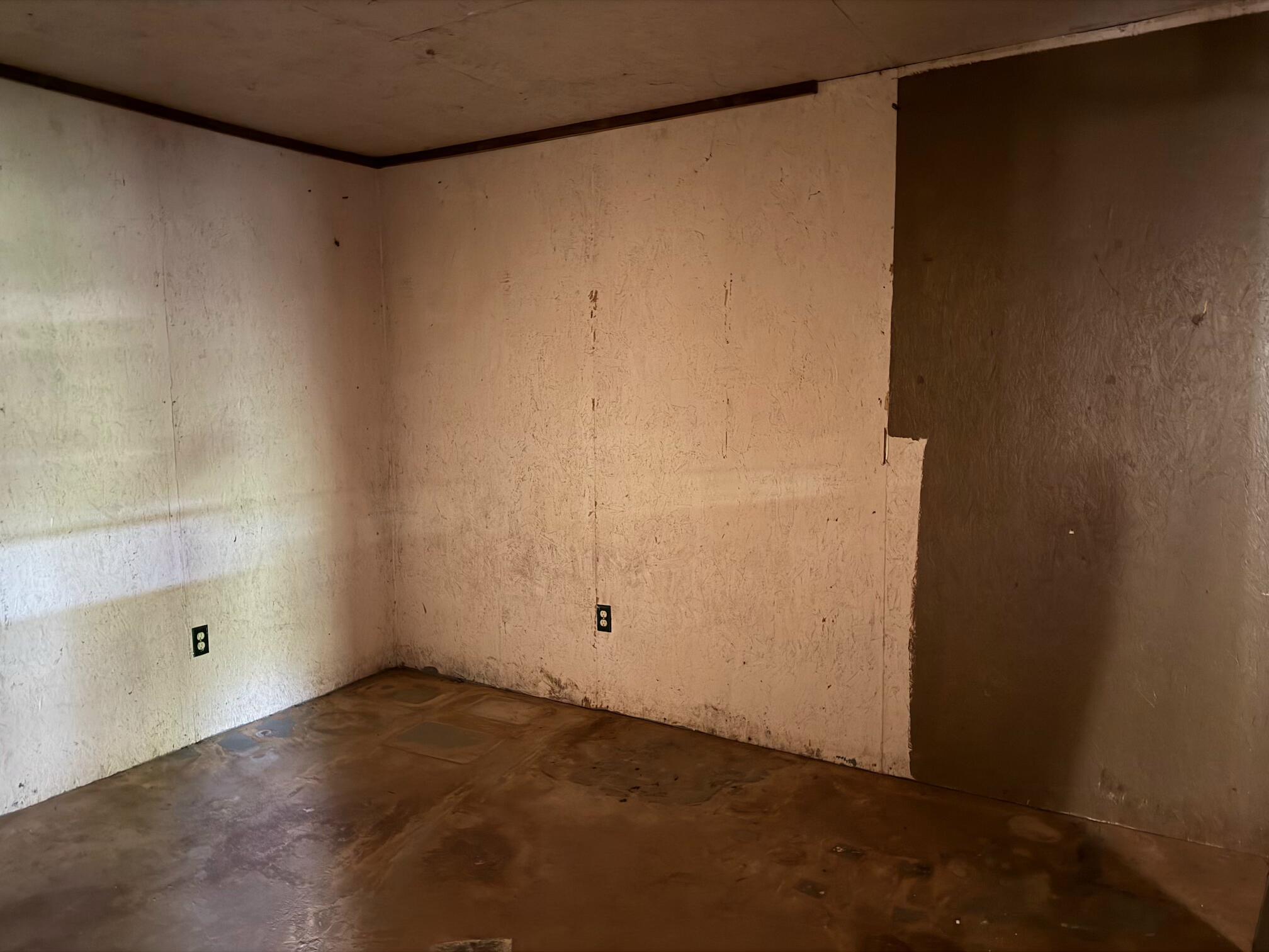 18539 Illinois Avenue Property Photo 6