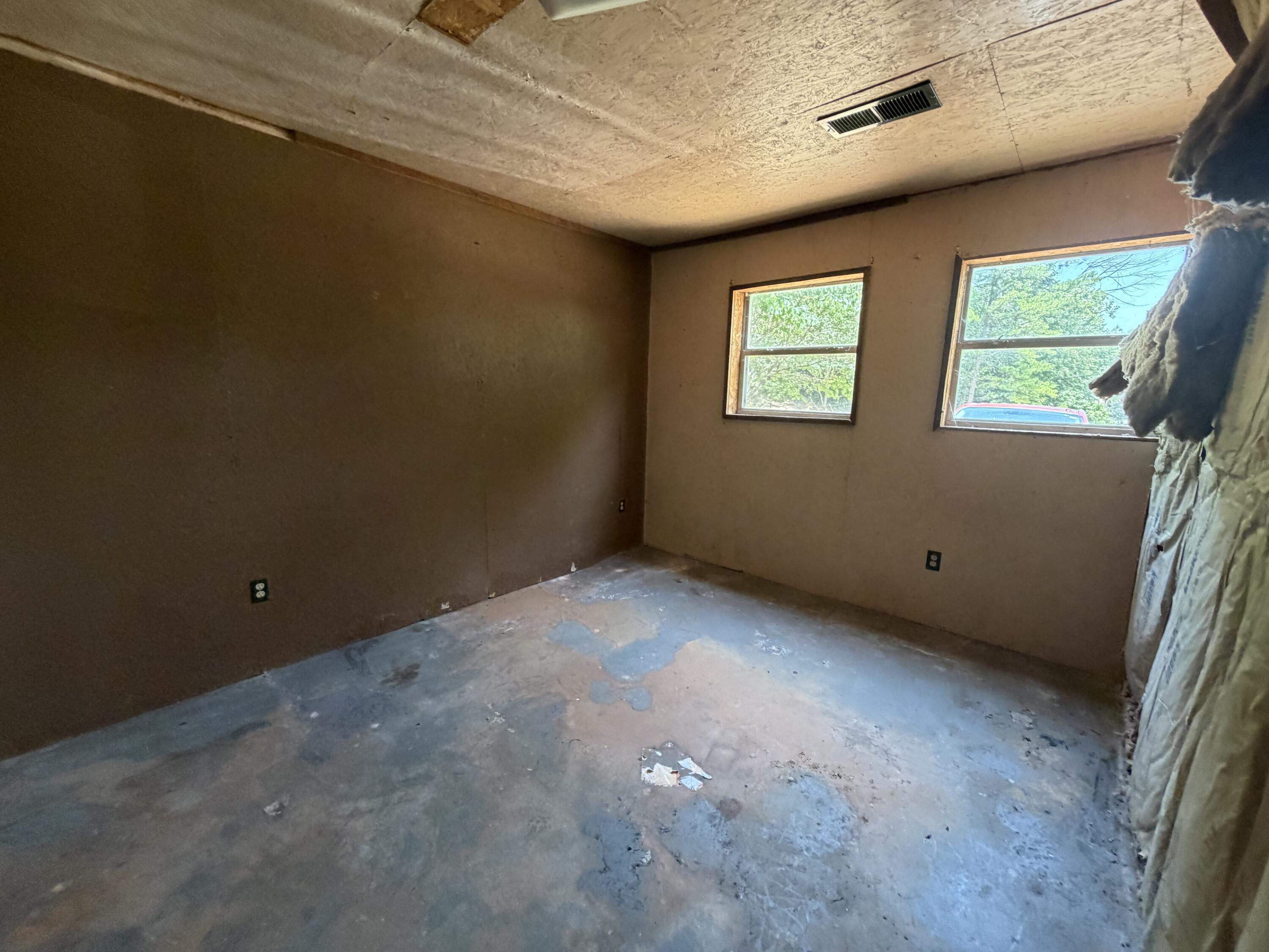 18539 Illinois Avenue Property Photo 7
