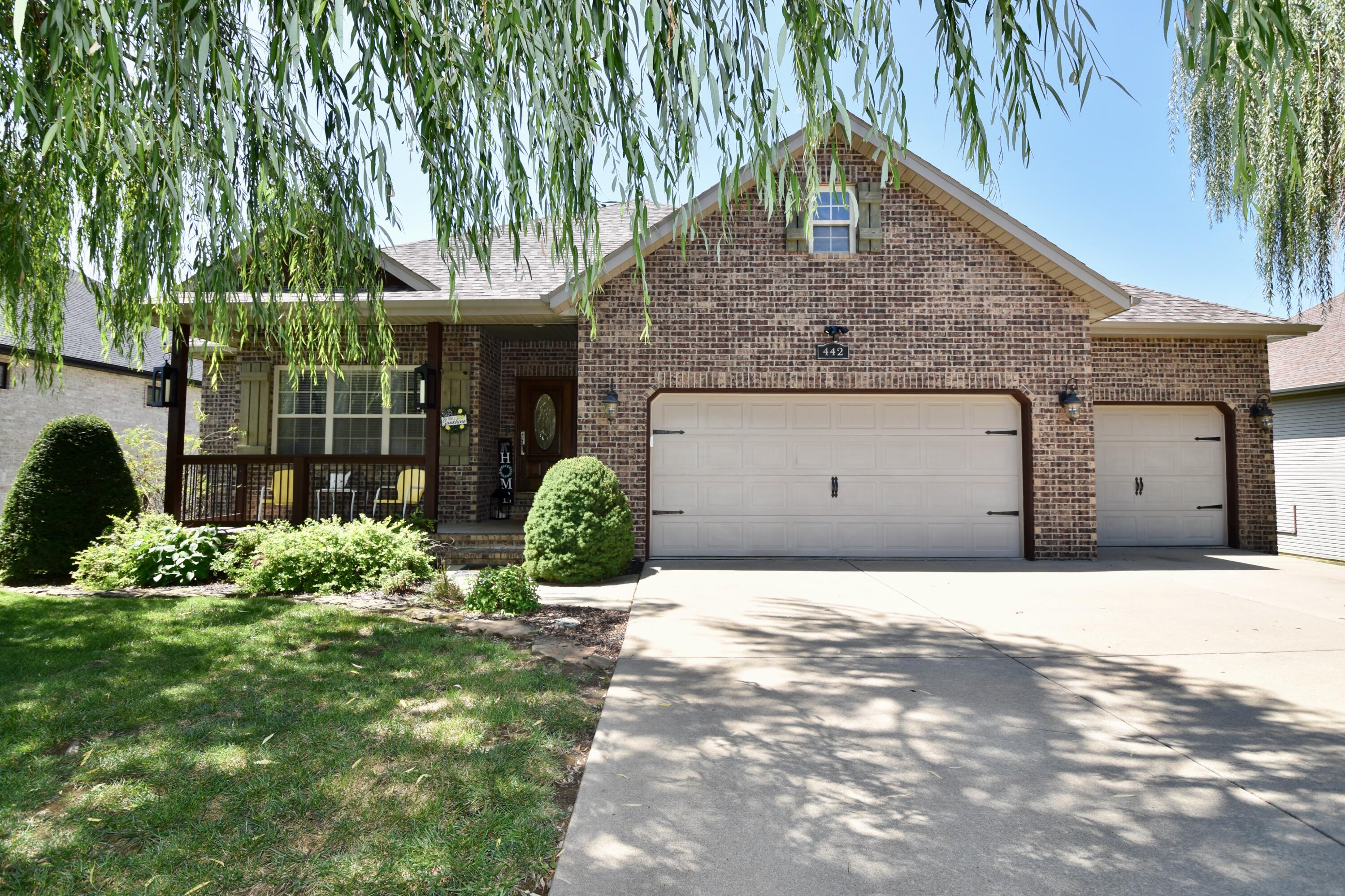 442 Spring Meadow Drive Property Photo 1