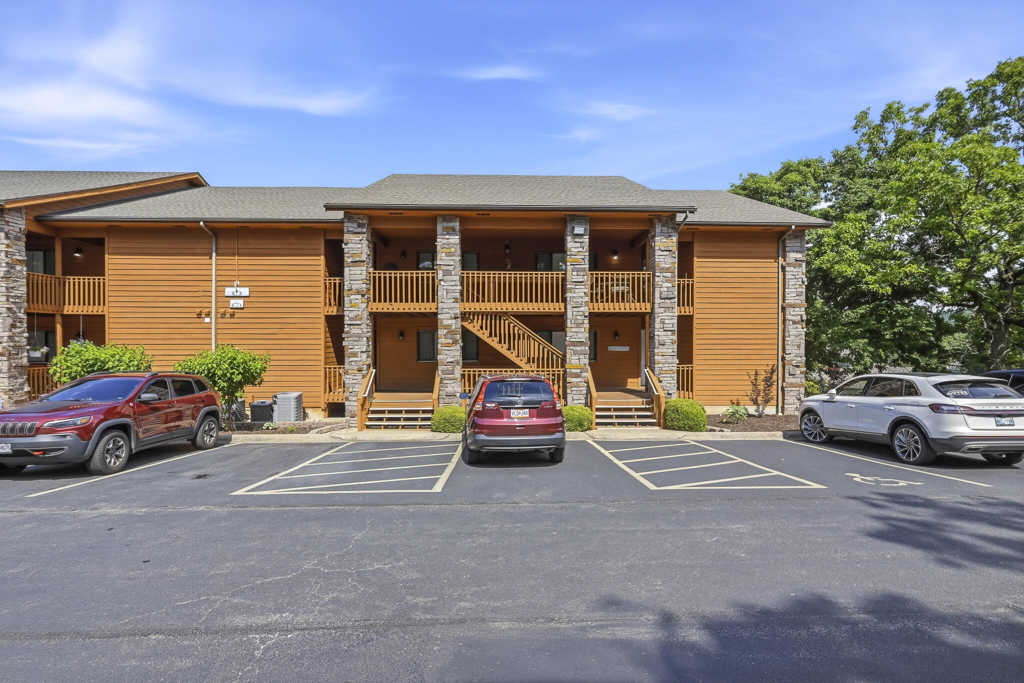 193 Avondale Drive Apt 4 Property Photo 2