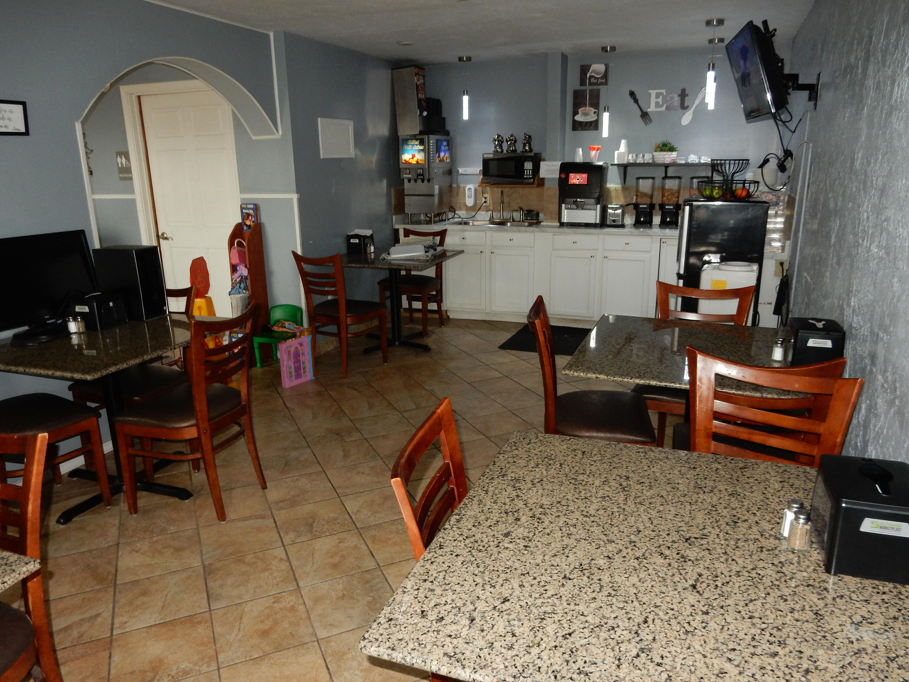 325 Gretna Road Property Photo 11
