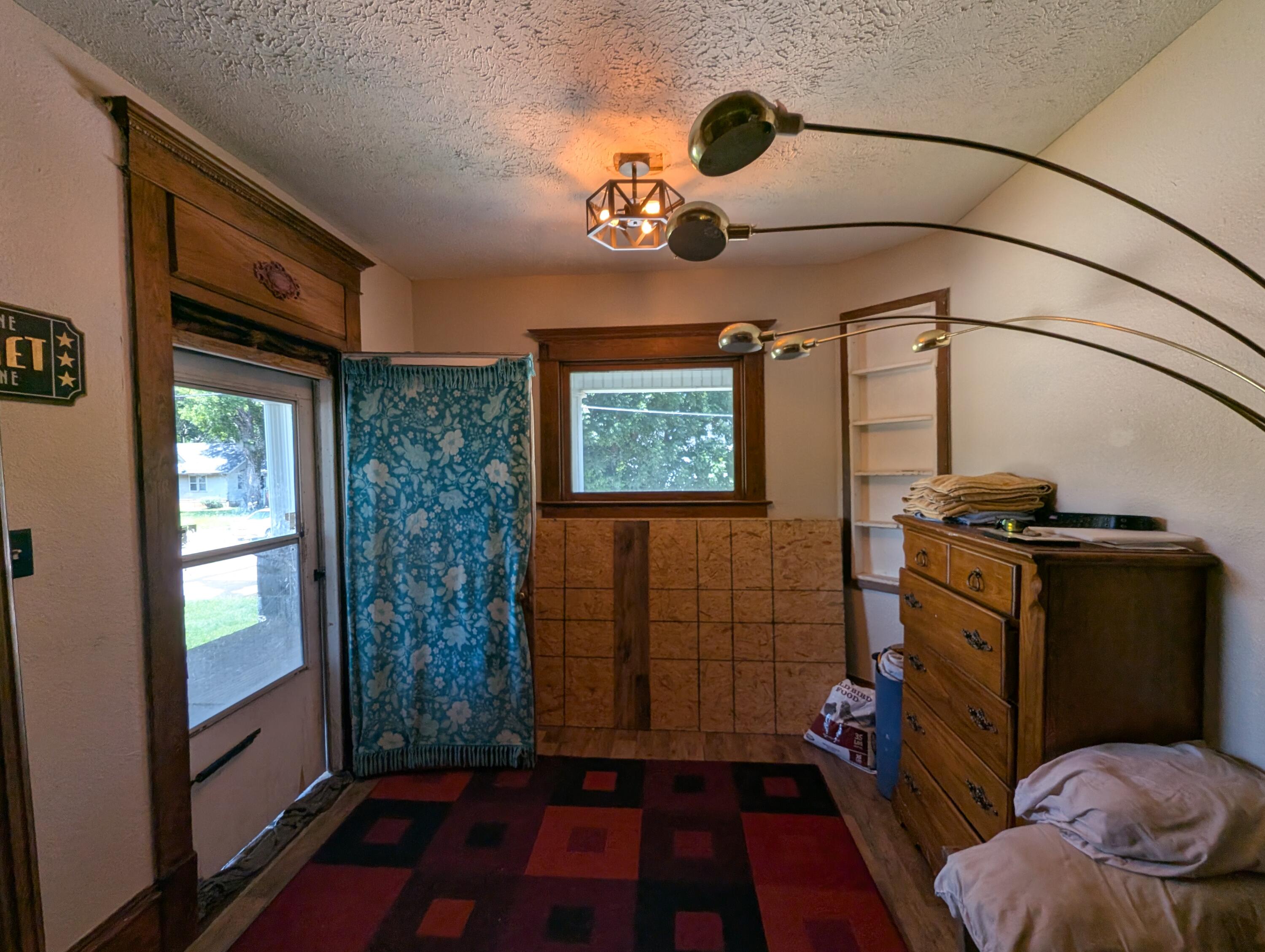828 North Grant Avenue Property Photo 5