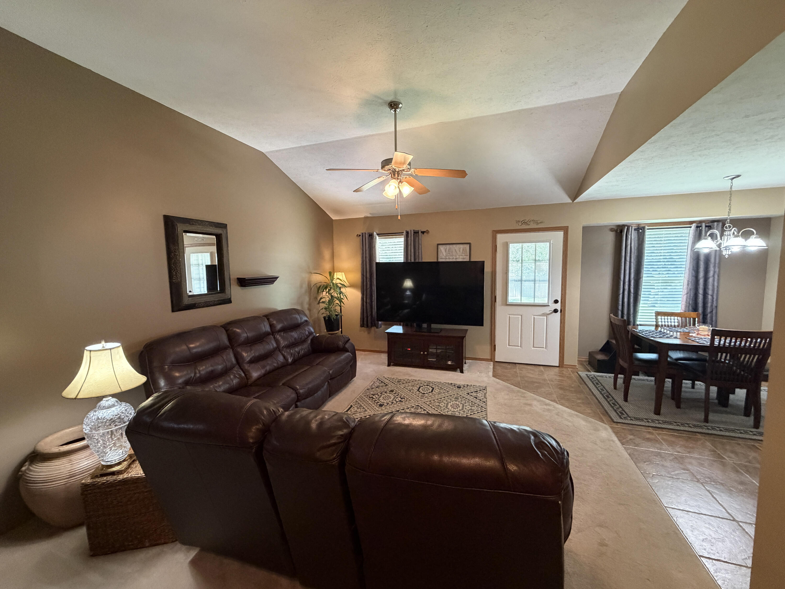 835 South Natalie Avenue Property Photo 2