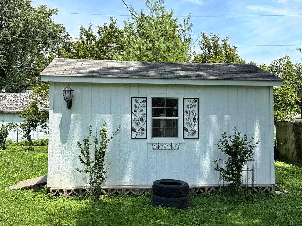 100 North Hickory Street Property Photo 43