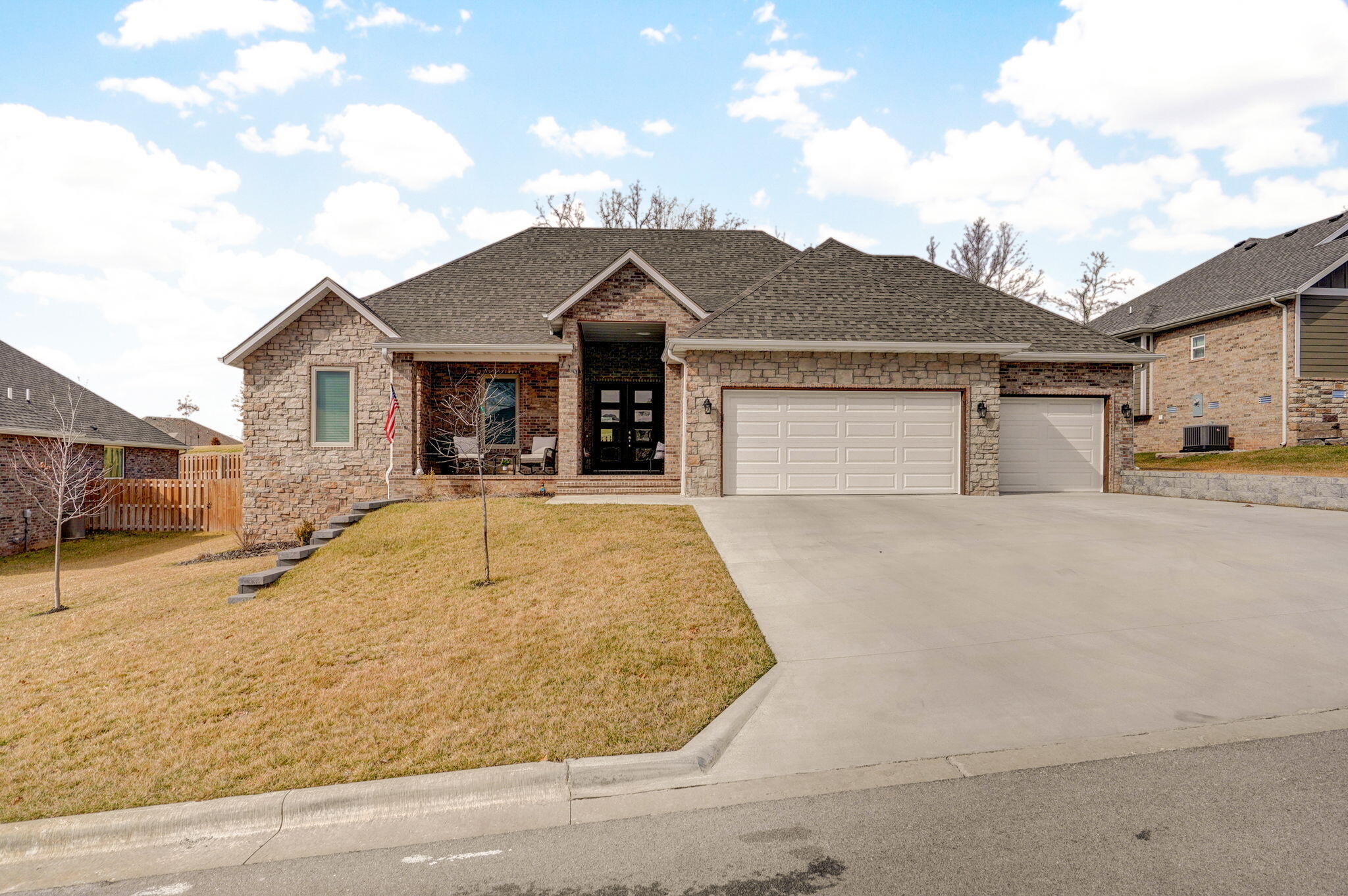 129 North Glengary Drive Property Photo 1