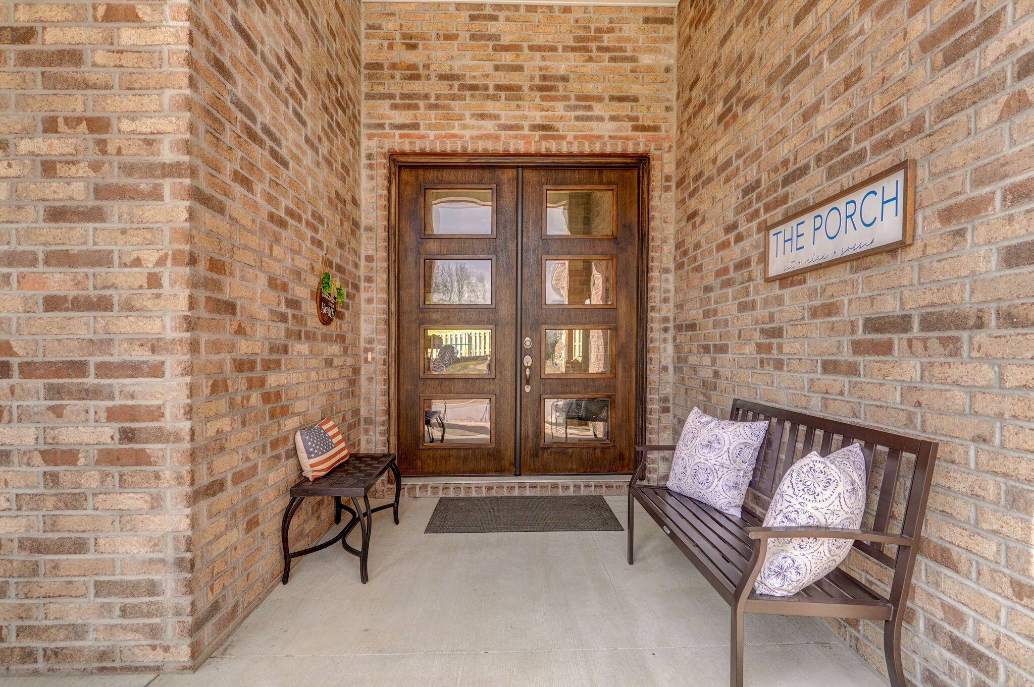 129 North Glengary Drive Property Photo 3