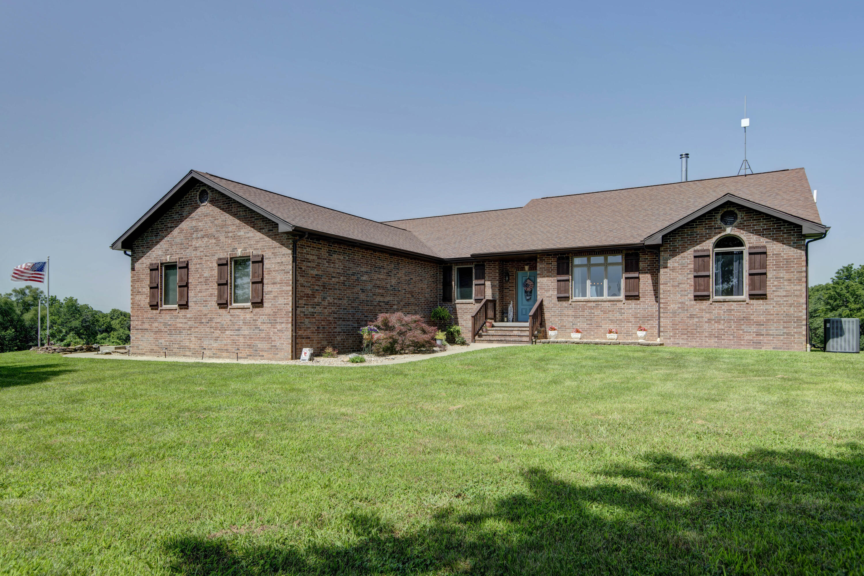 6879 Highway O Property Photo 2