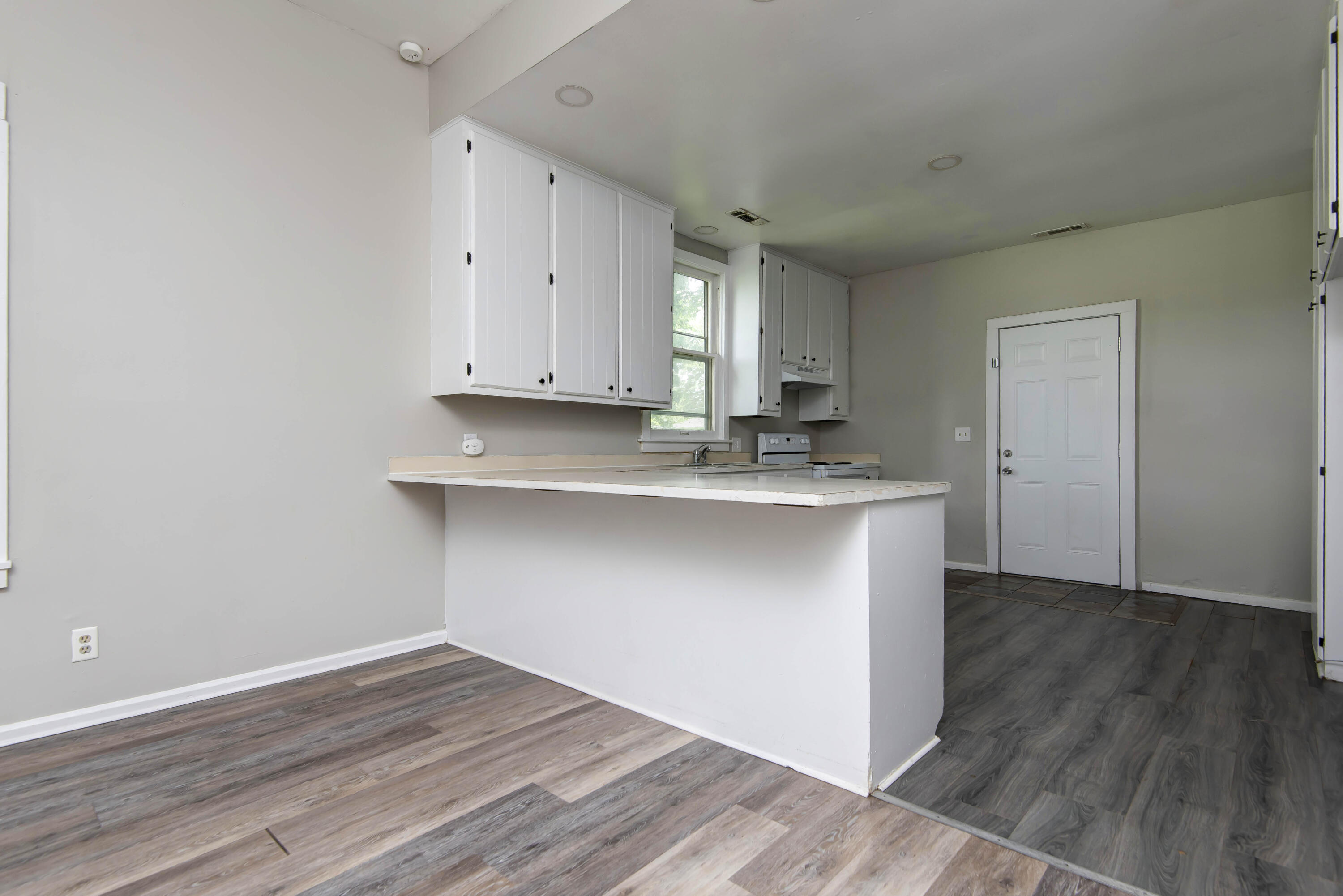 808 North Mccanse Street Property Photo 7