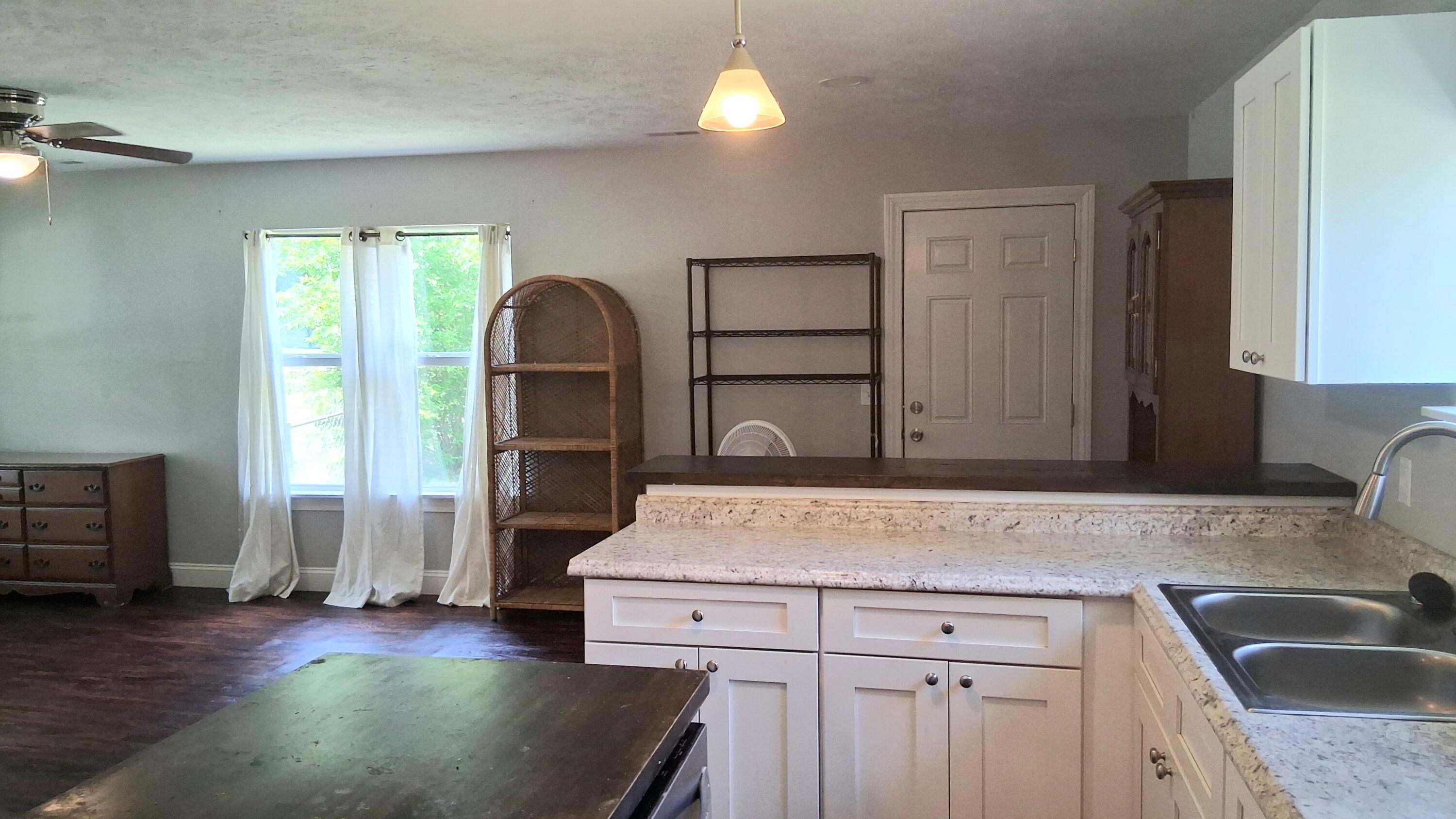 129 West Cline Street Property Photo 6