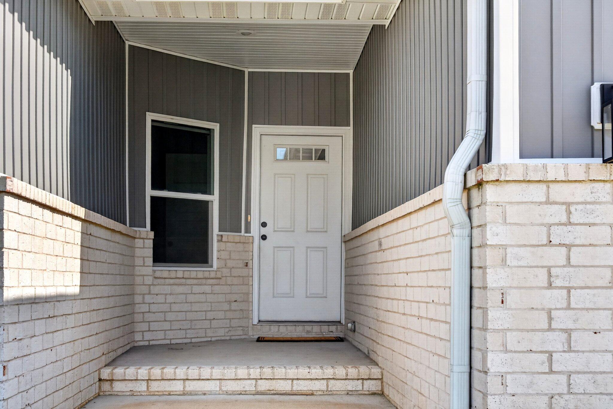 564 Delaware Court Property Photo 6