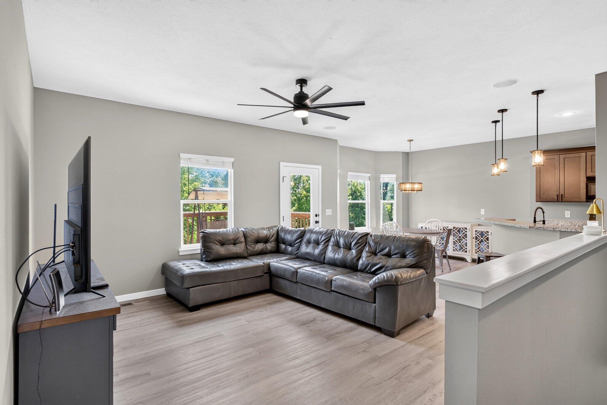 564 Delaware Court Property Photo 12