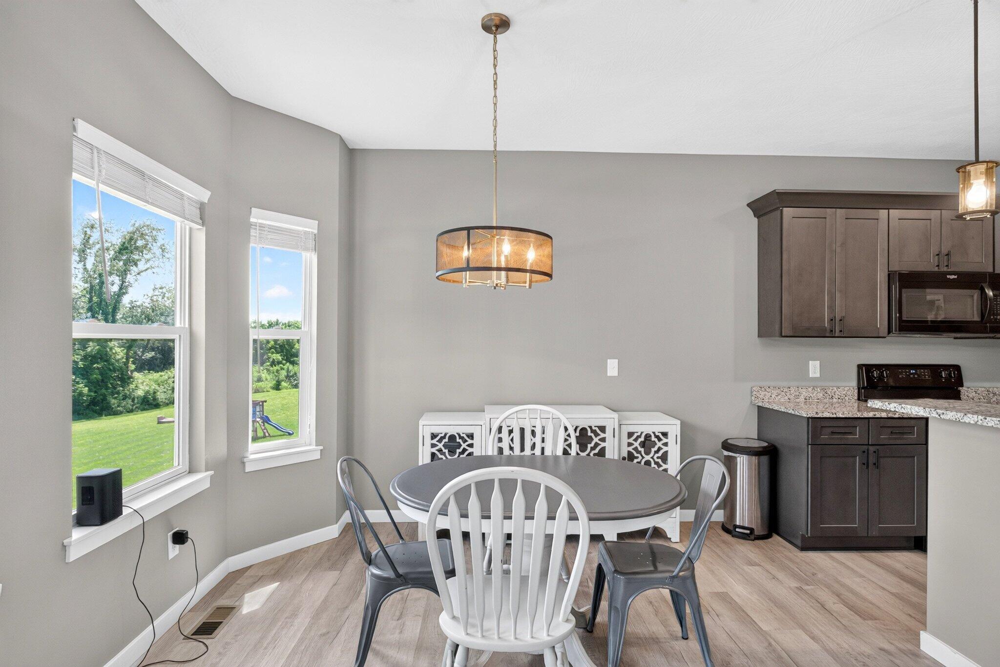 564 Delaware Court Property Photo 13