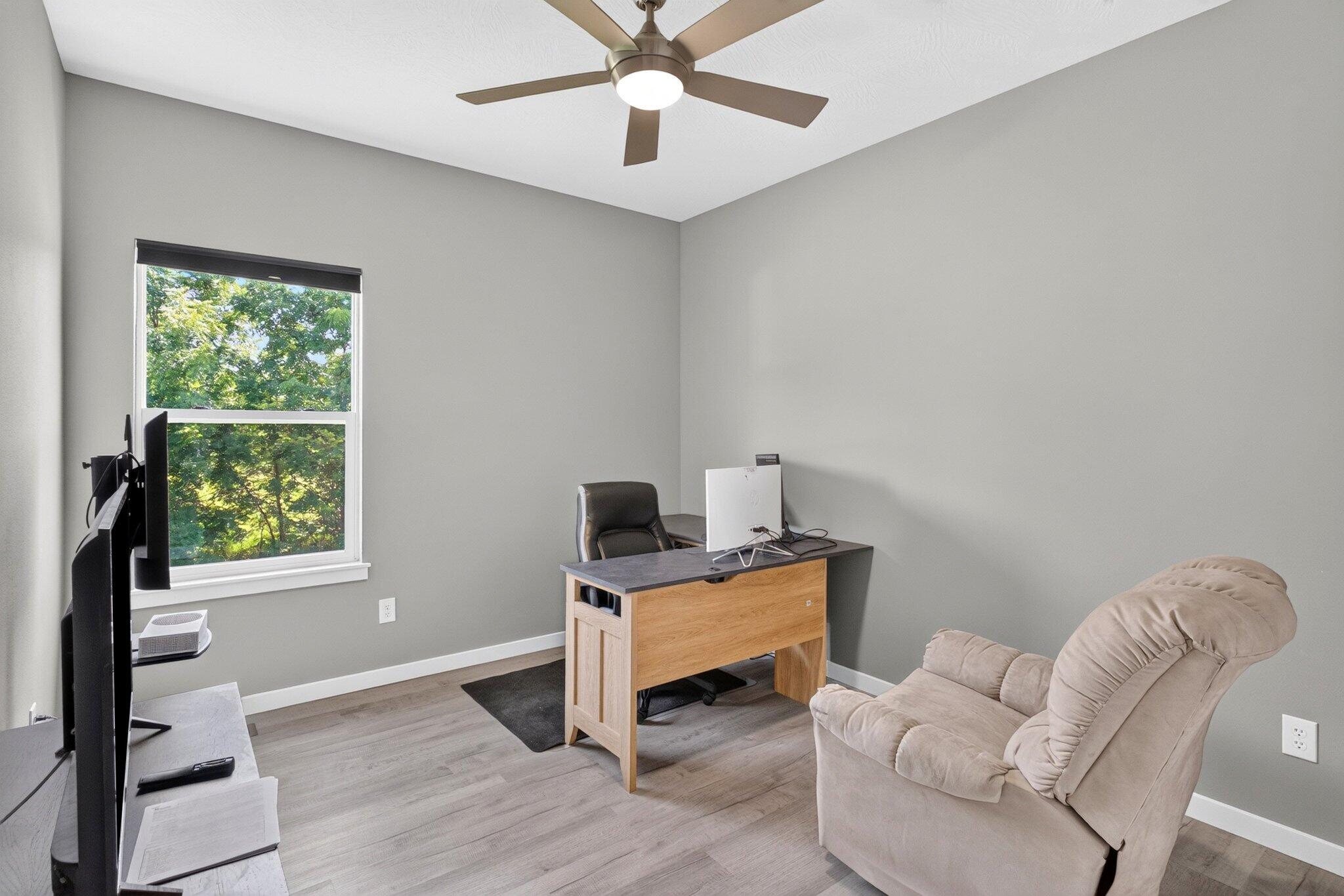 564 Delaware Court Property Photo 17