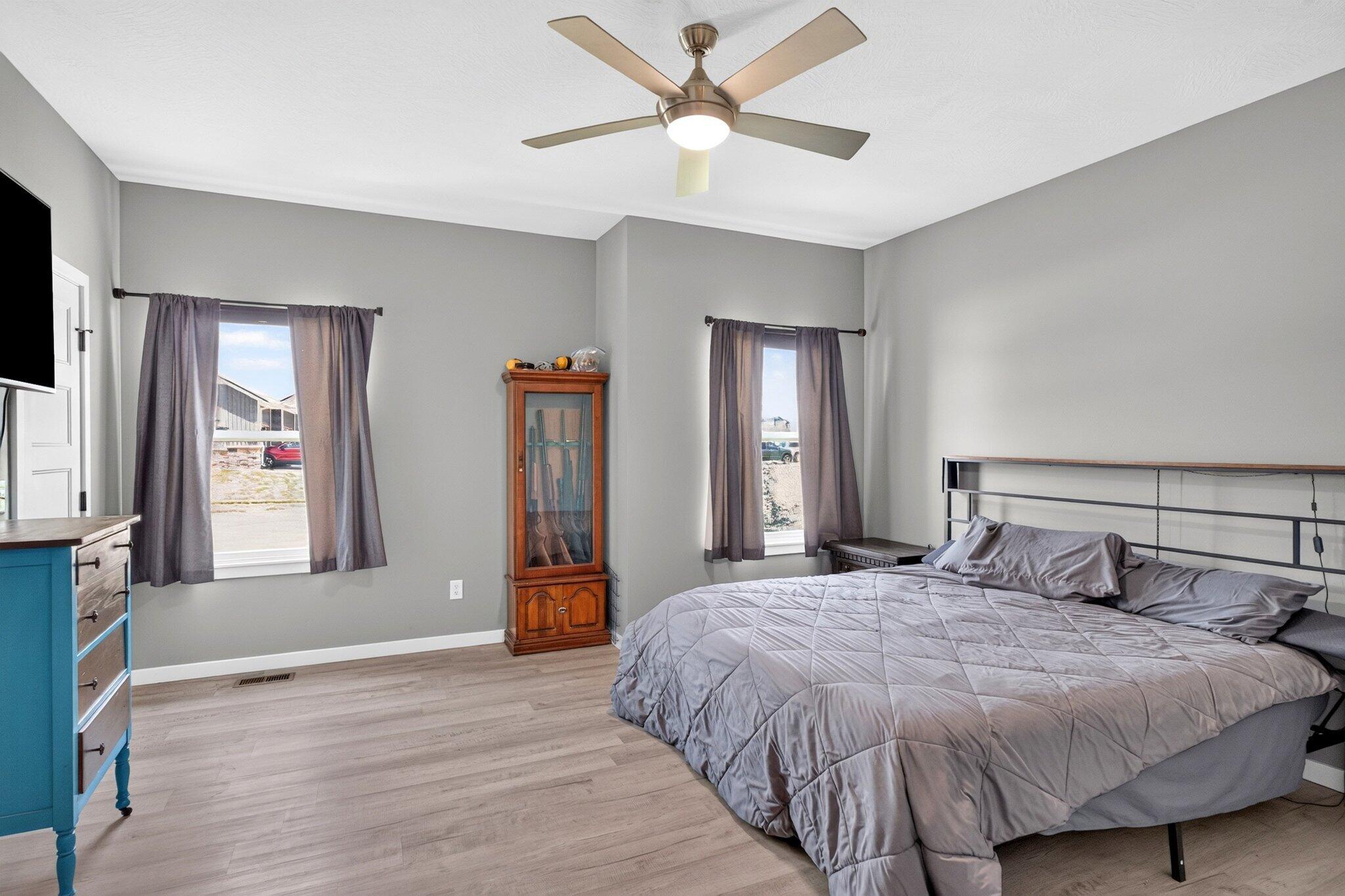 564 Delaware Court Property Photo 21