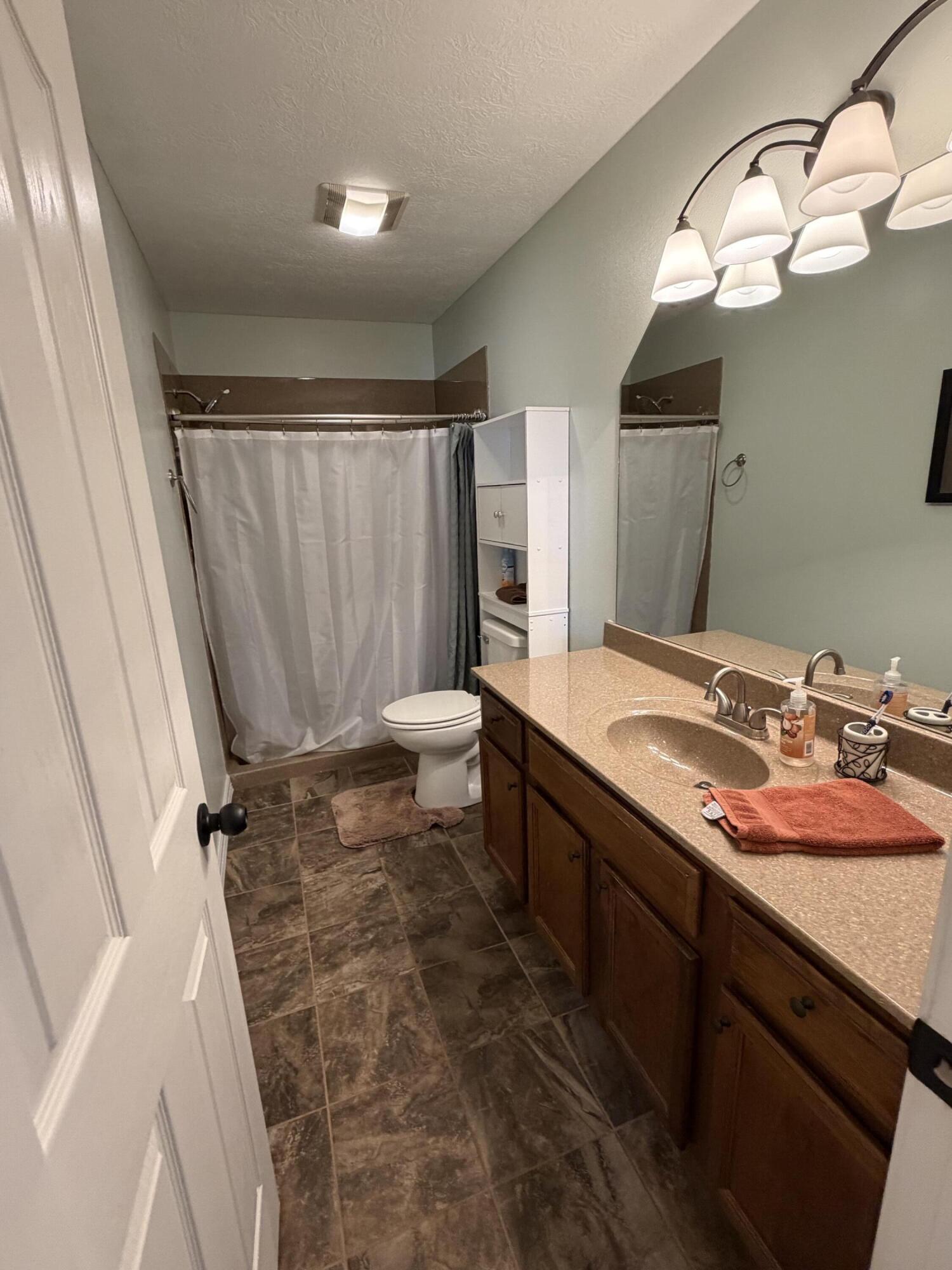 21092 Lawrence 1212 Property Photo 11