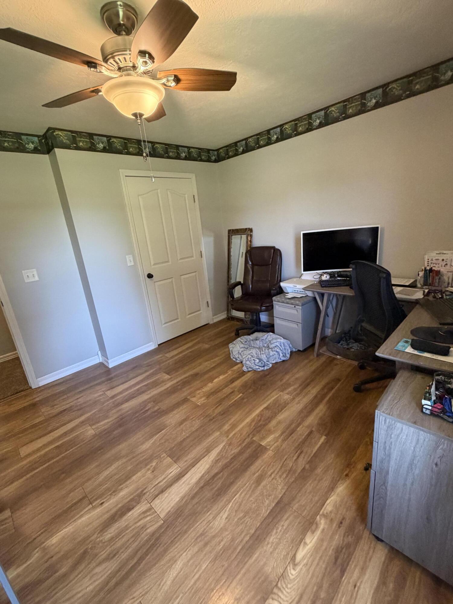 21092 Lawrence 1212 Property Photo 15