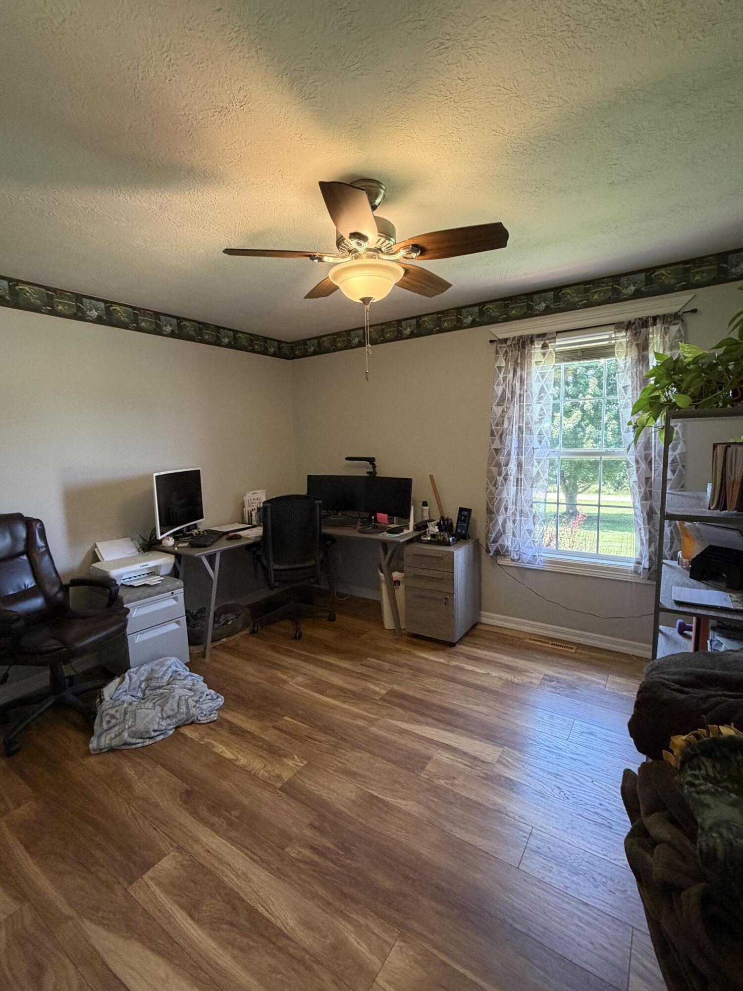 21092 Lawrence 1212 Property Photo 17