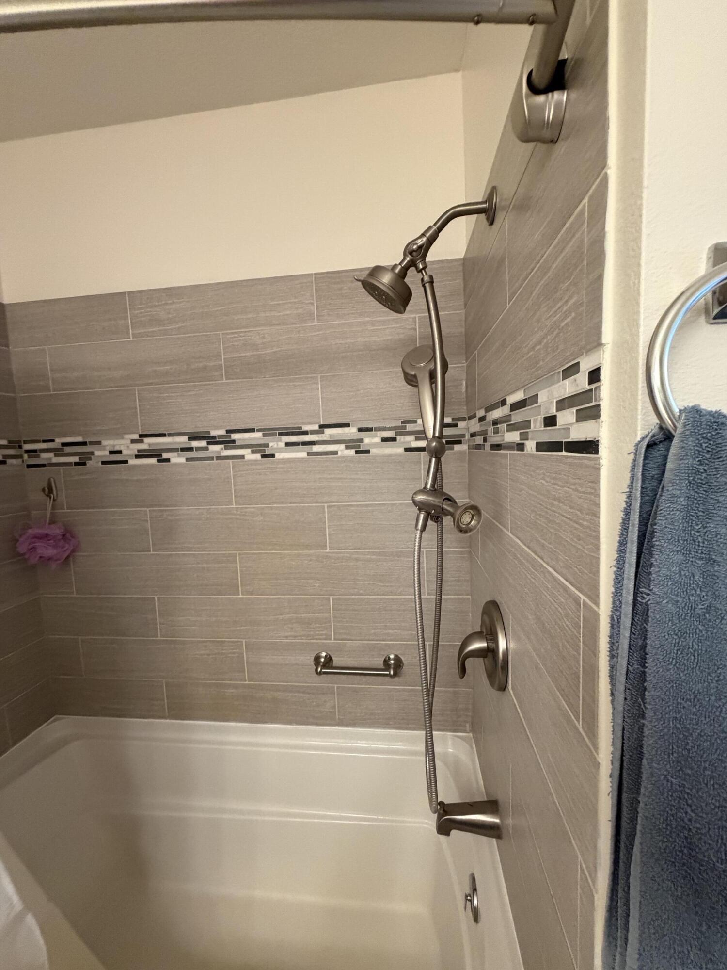 21092 Lawrence 1212 Property Photo 27