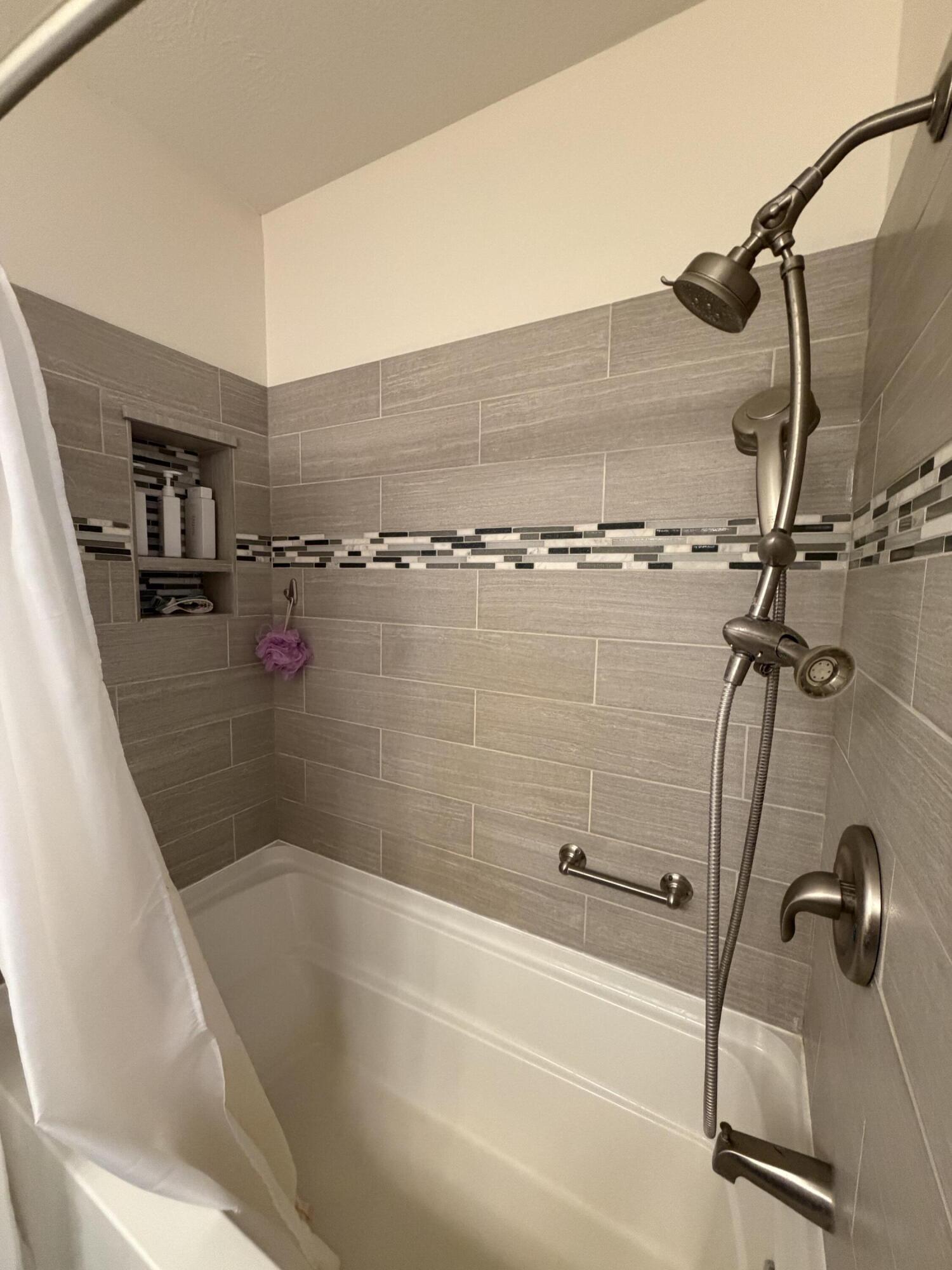 21092 Lawrence 1212 Property Photo 28