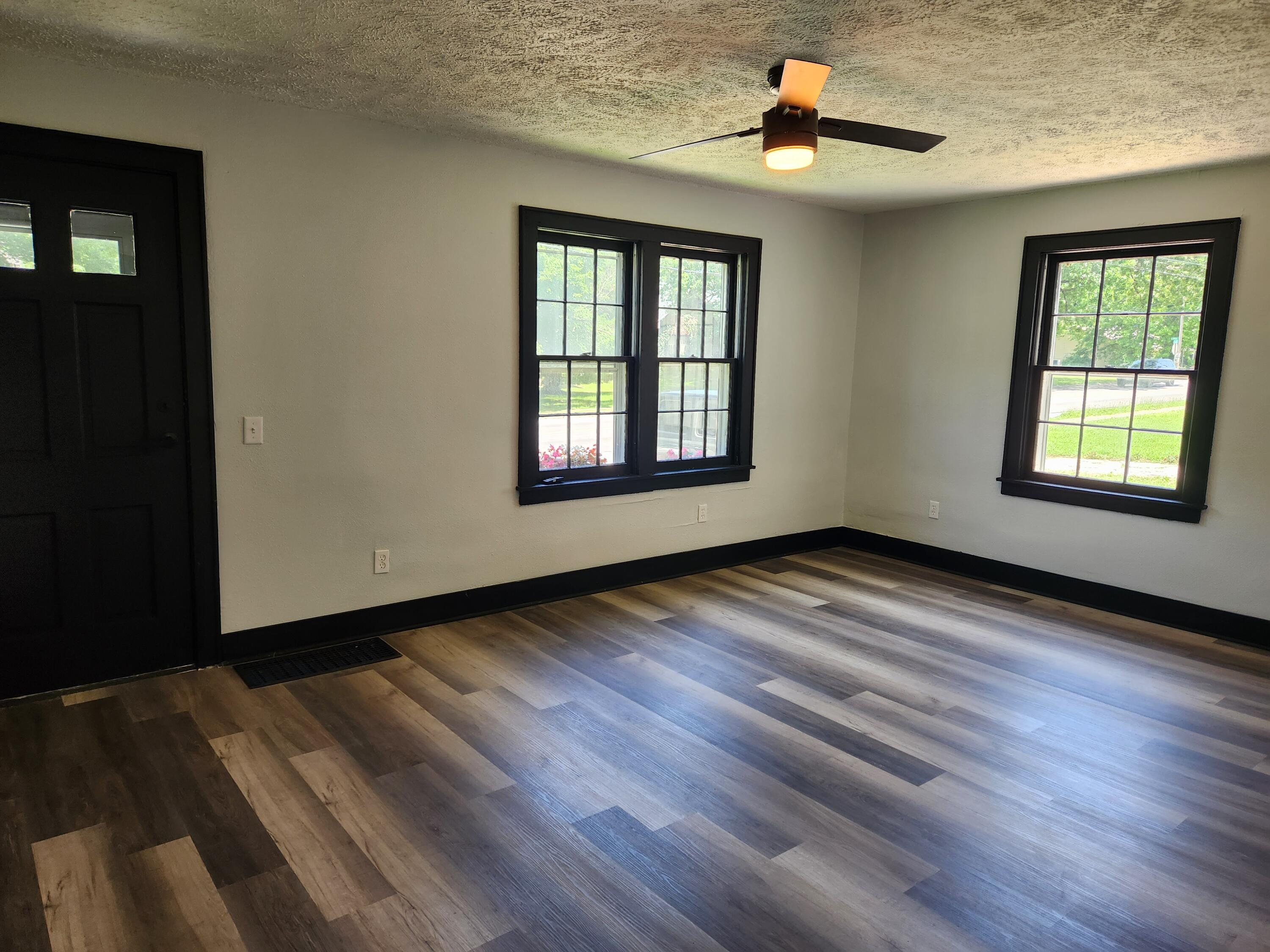 524 West Jackson Street Property Photo 3